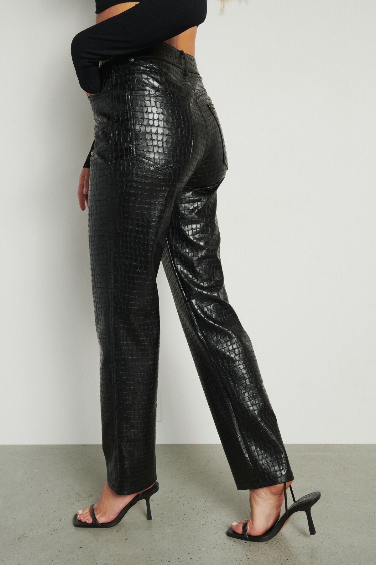 Dynamite Gisele Croco Faux Leather Pants sz 6.