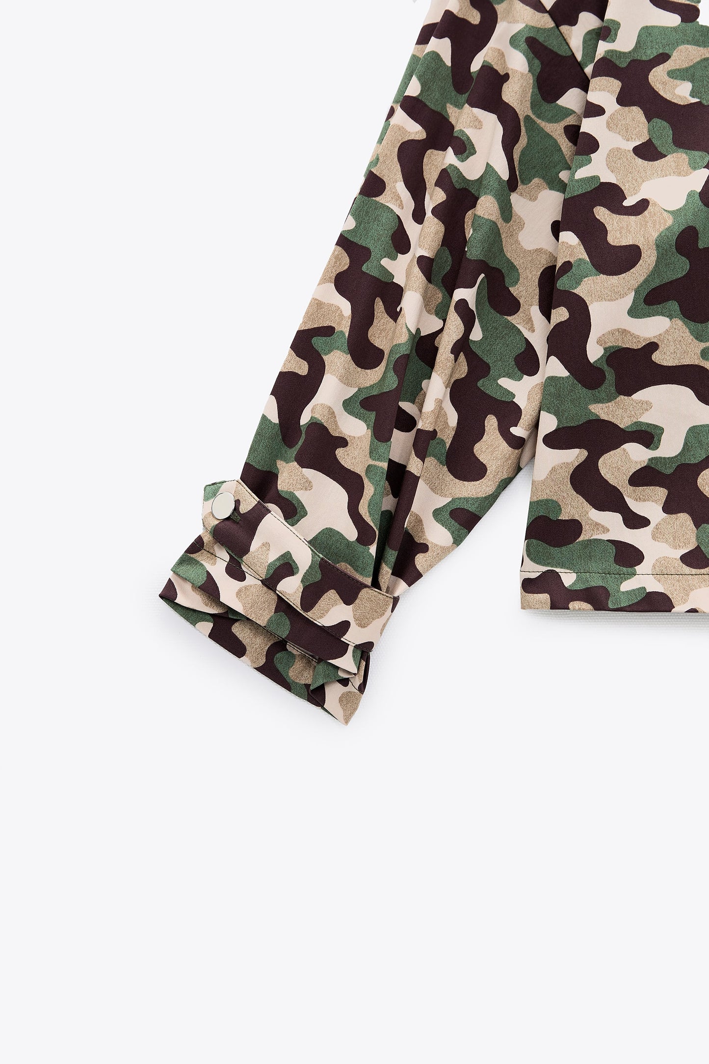 NWOT! Zara camo crop shirt. Fits XS-M