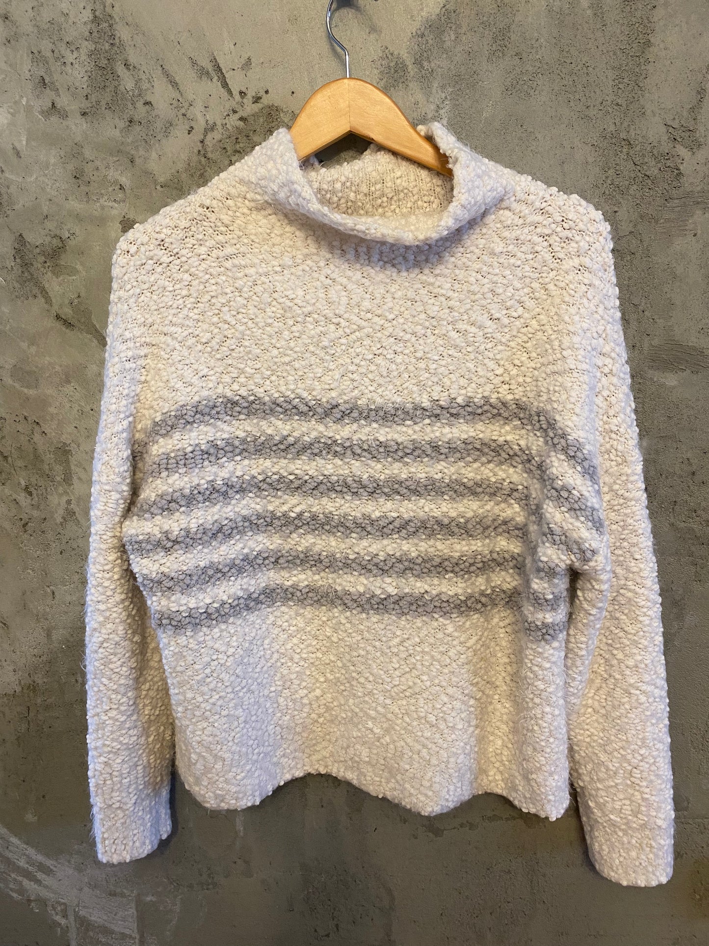 Lovestitch Chunky Soft Cream and Grey Stripe Sweater sz M