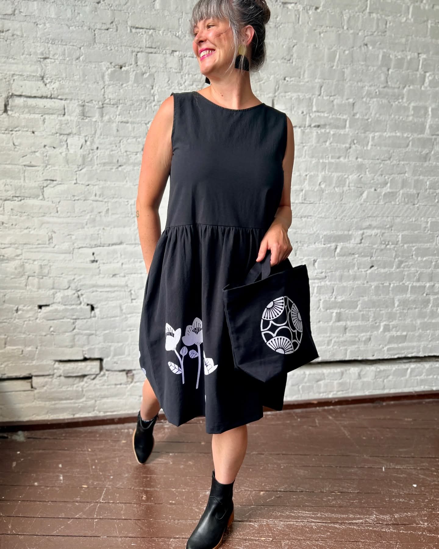 Smoking Lily (Canadian!) cotton dress with pockets sz S (relaxed)