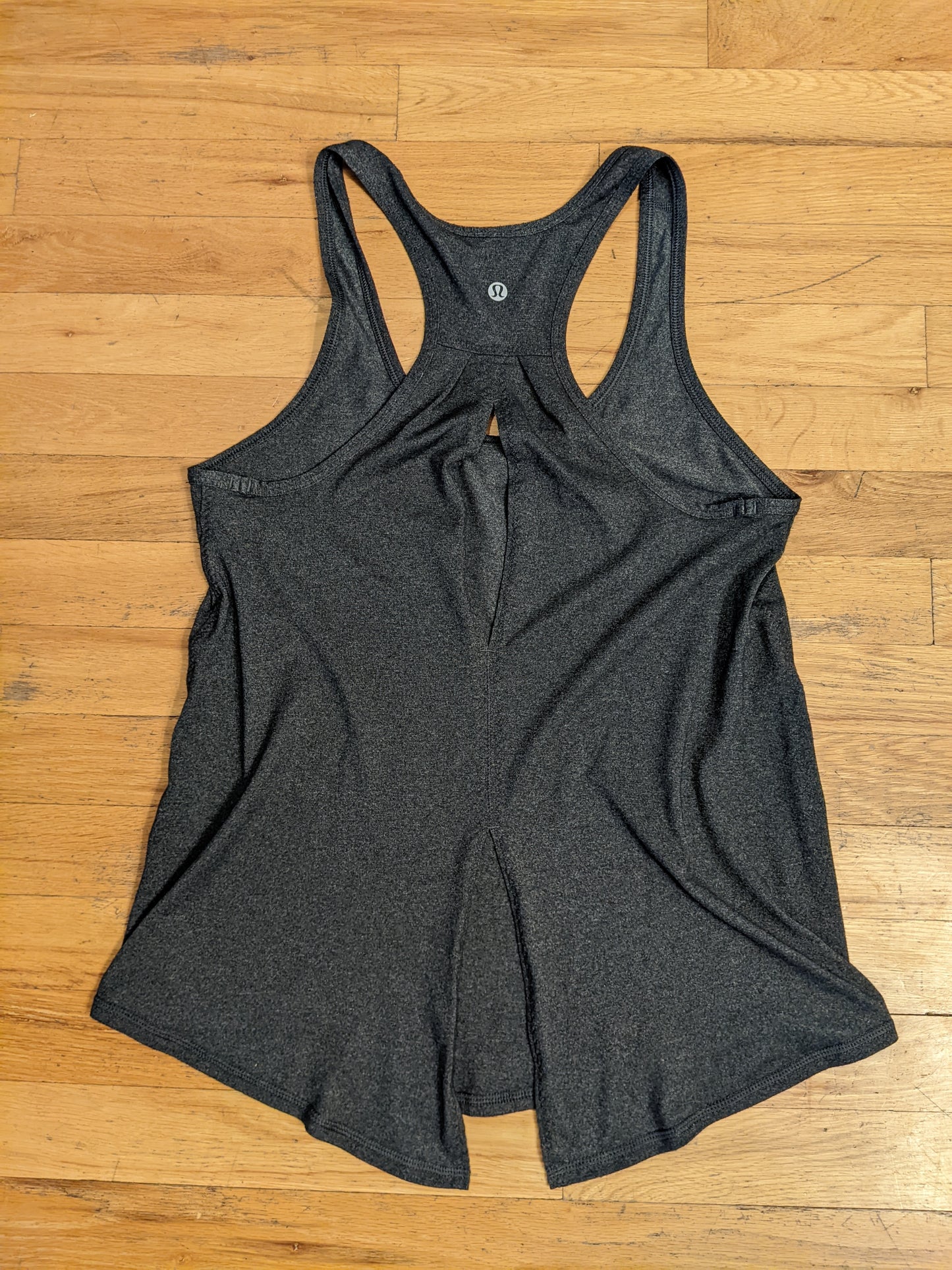 LULULEMON Salute the Sun tank sz 4