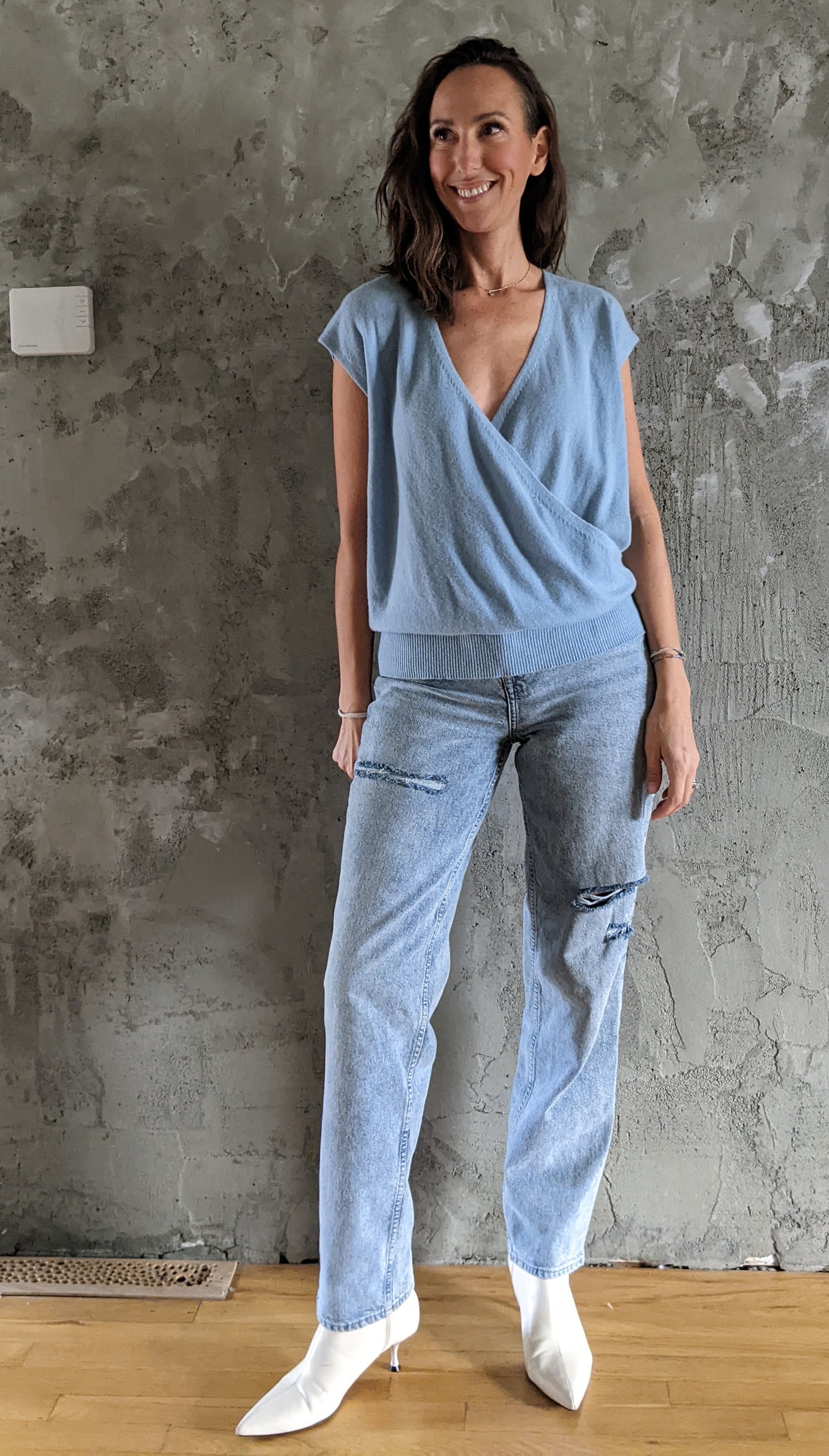 360 cashmere 100% cashmere "Louise Sweater" sz S. (flexible fit)