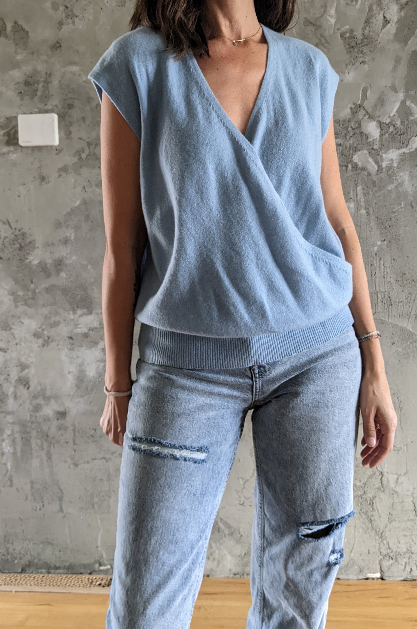 360 cashmere 100% cashmere "Louise Sweater" sz S. (flexible fit)