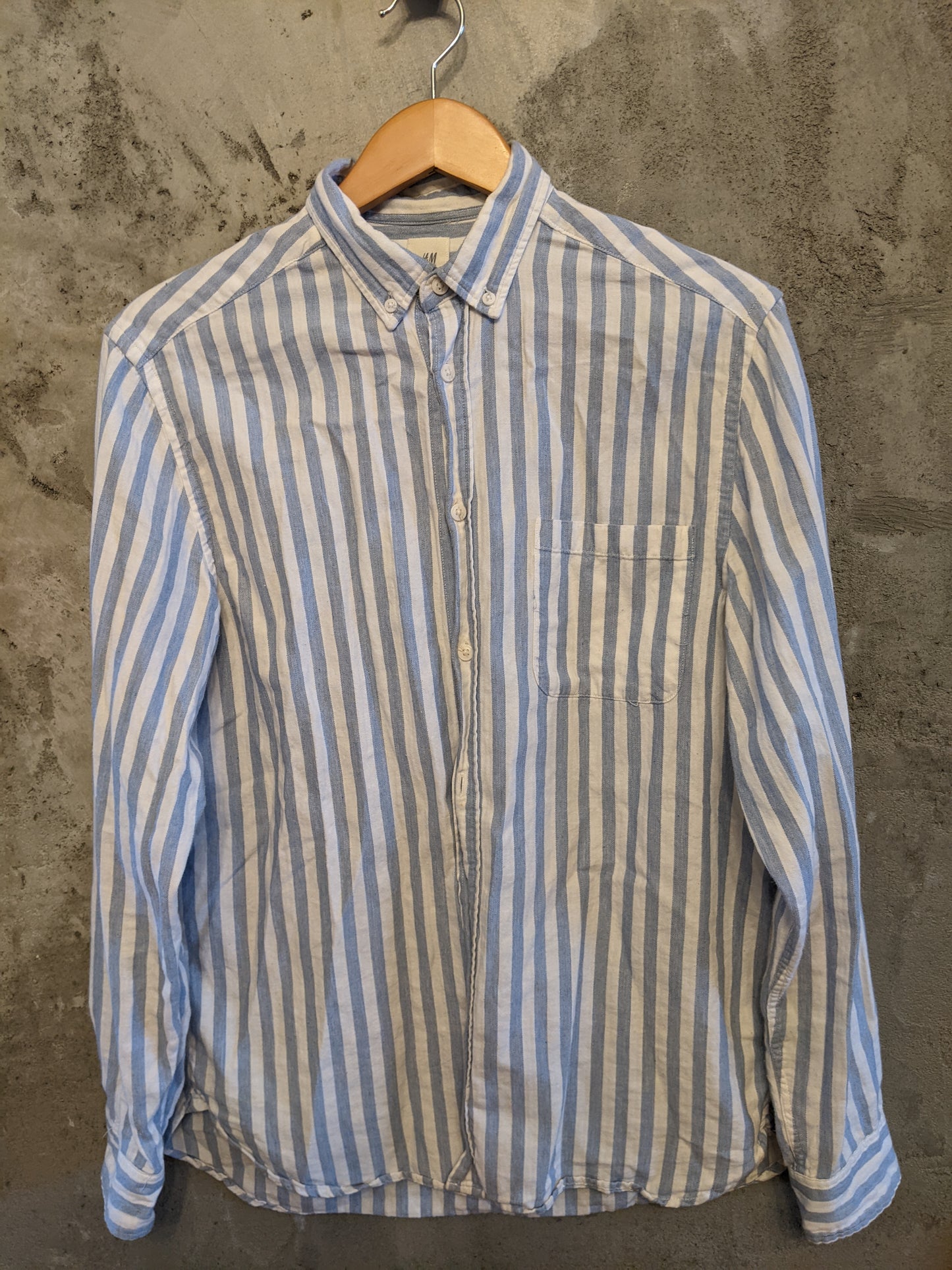 H&M 100% cotton mens button up sz M