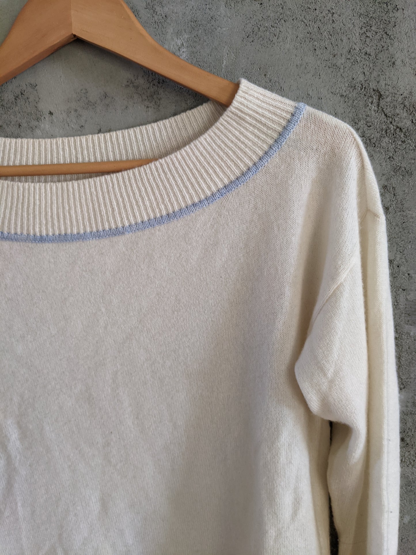 Duffy 100% cashmere sweater sz Lrg (relaxed)