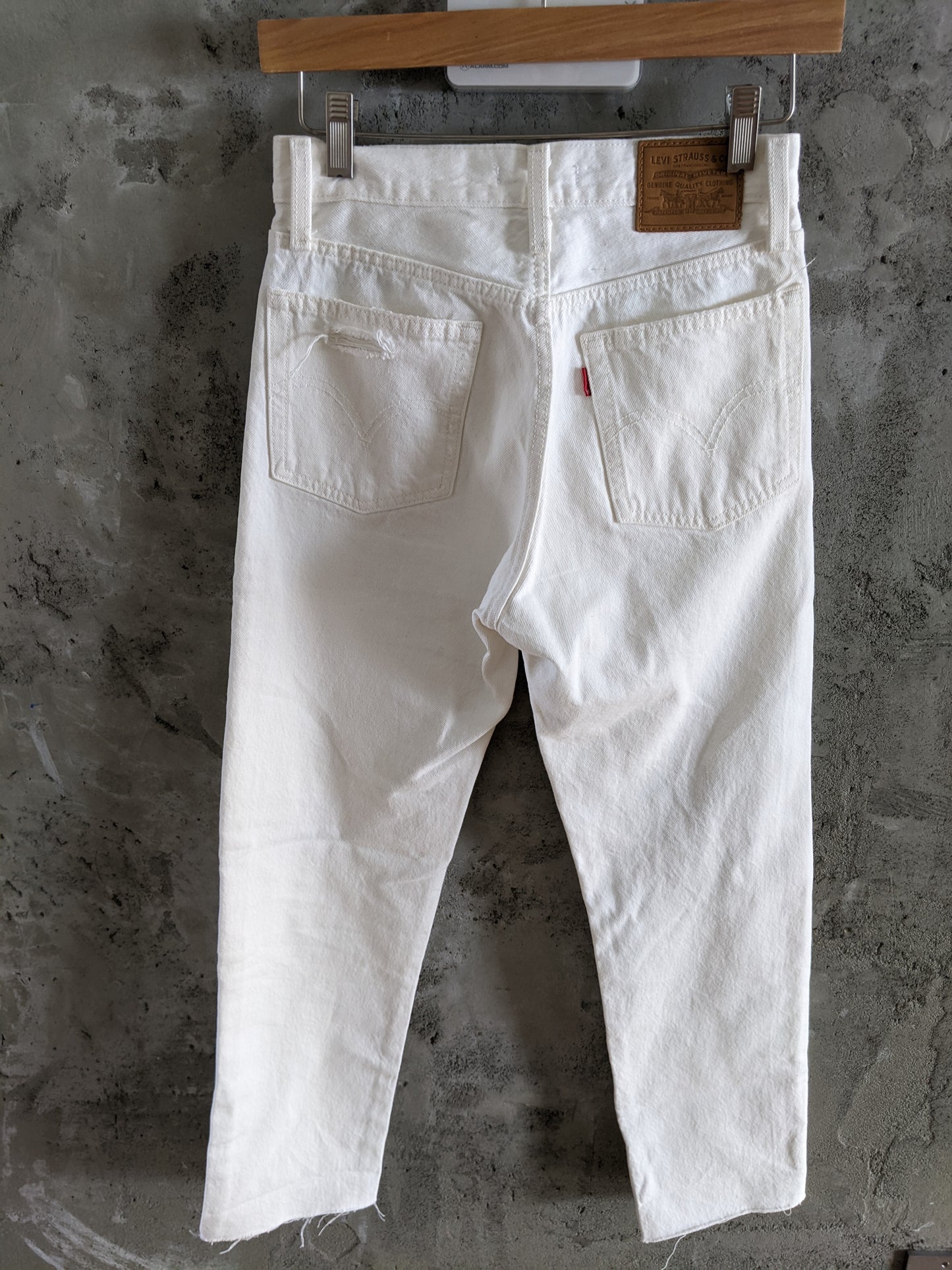 Like new! Levi's® Wedgie Straight sz 25