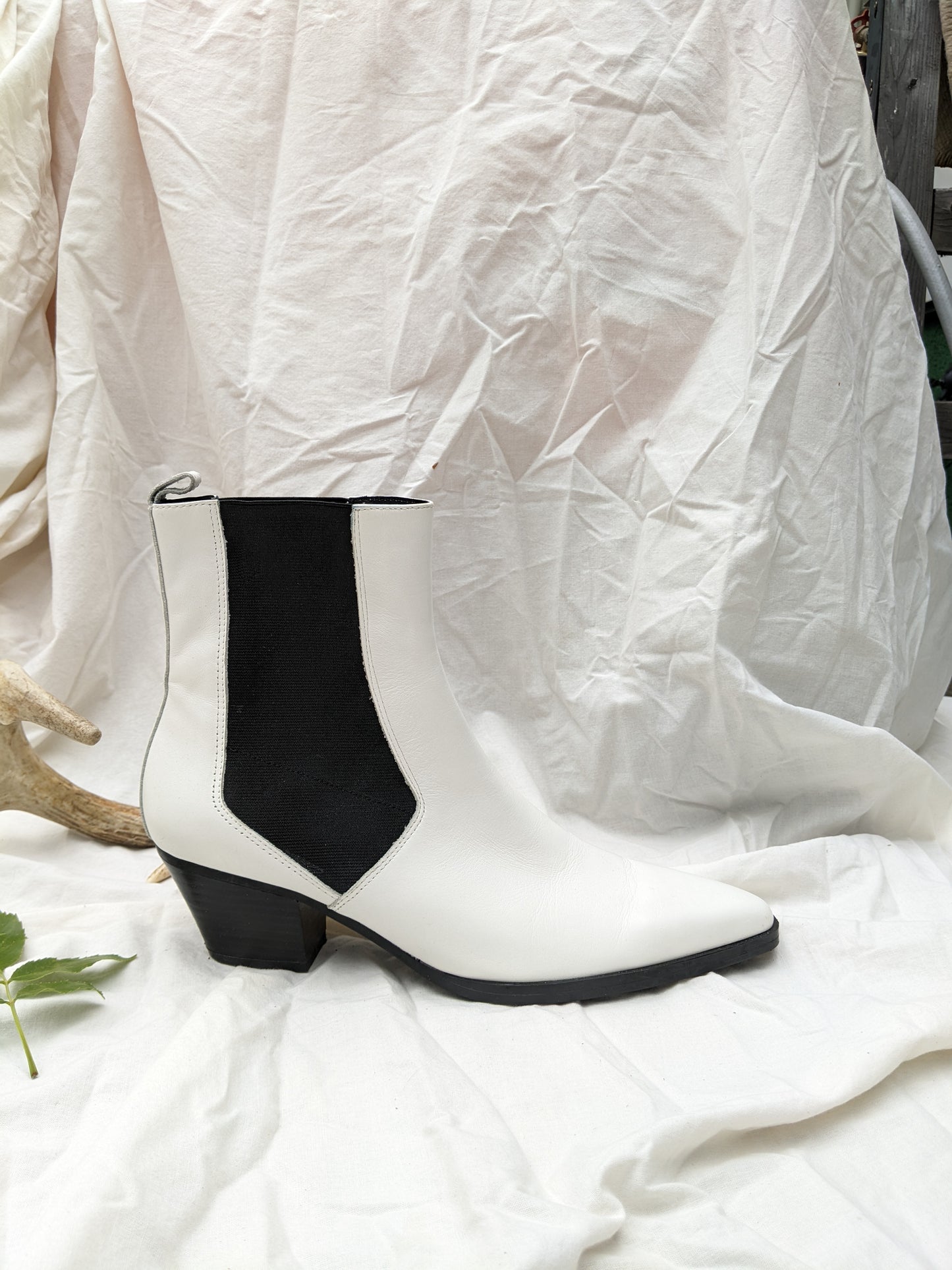 New! Zara white genuine leather boots size 40