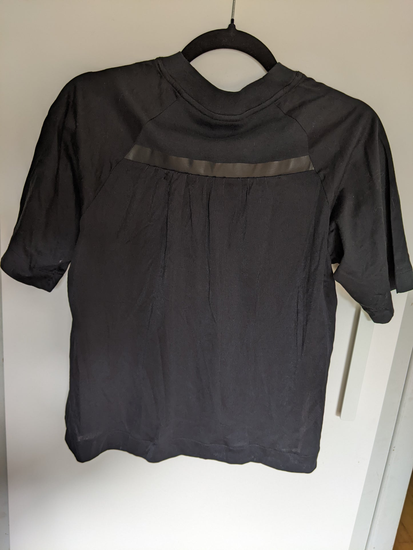 Nike mesh back tee sz XS