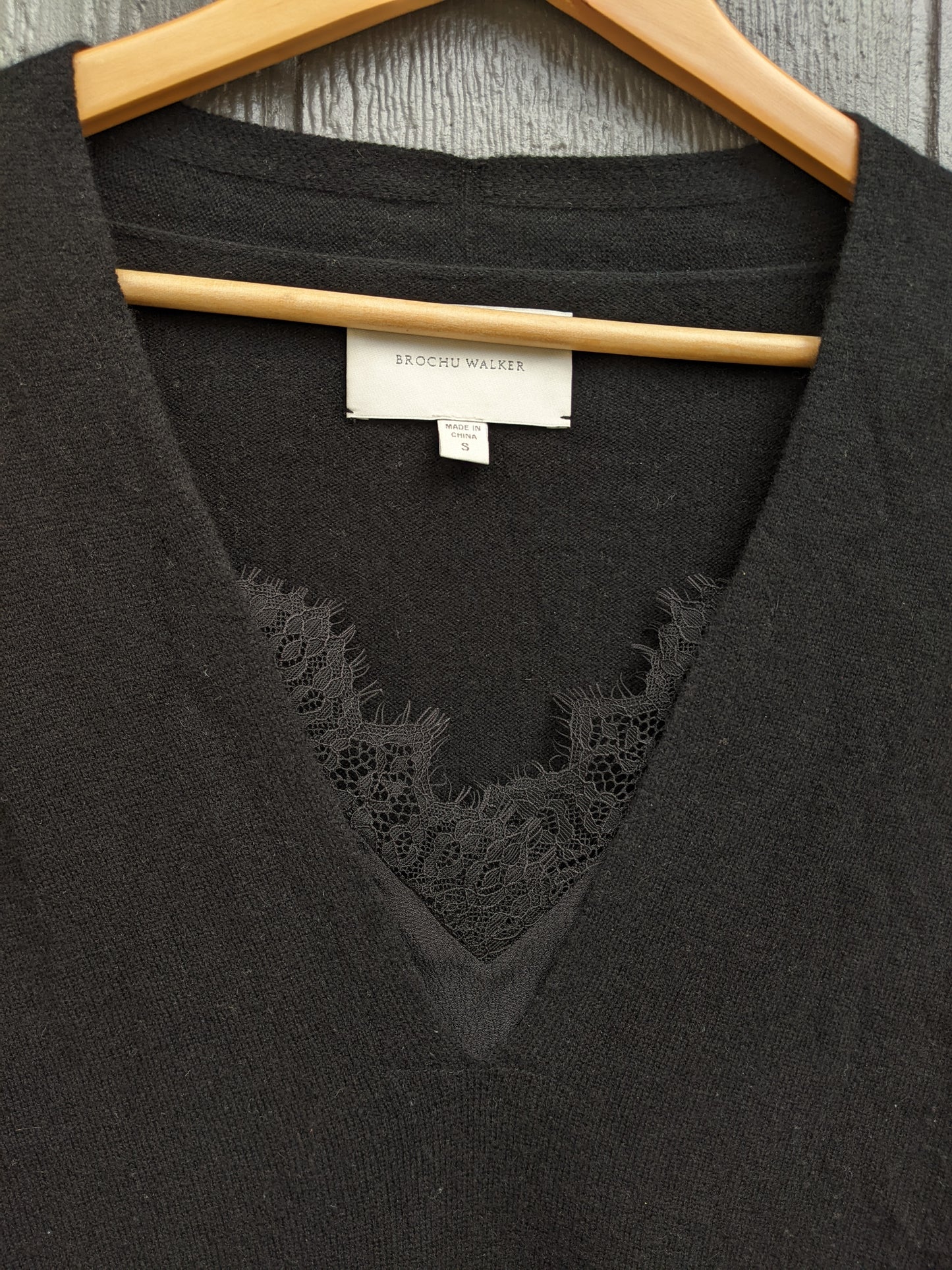 BROCHU WALKER "The Lace Vee Looker cashmere blend Pullover" sz S