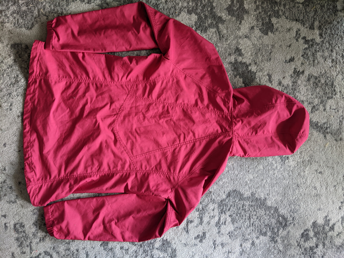 Mountain Hardwear Wind Activa Jacket sz S in Cranstand (raspberry)