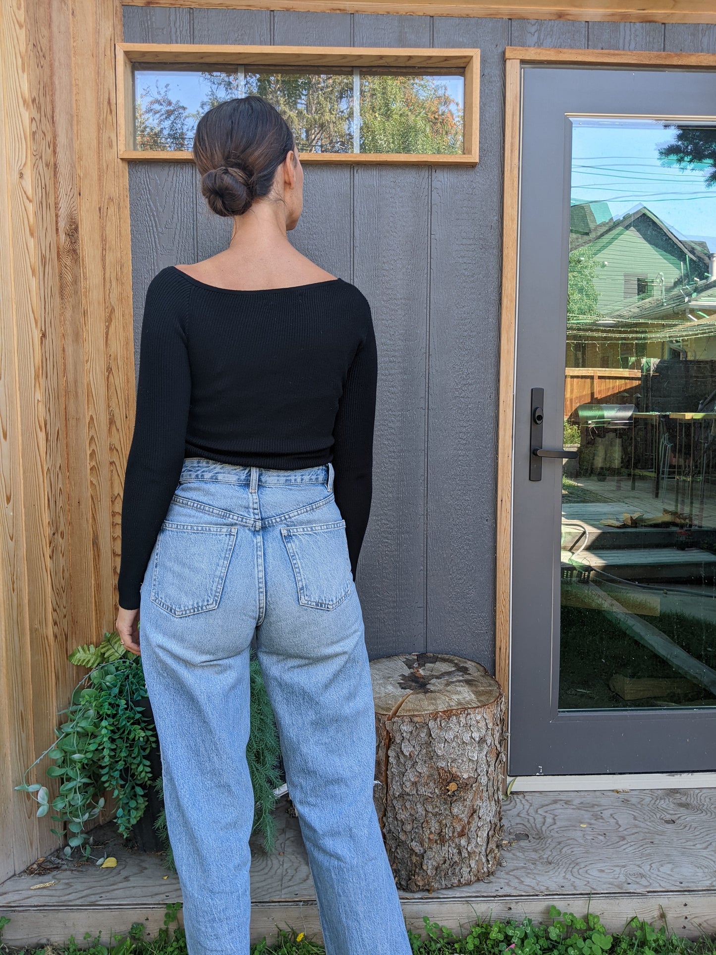 Oak + Fort twist V neck fitted ribbed sweater XS