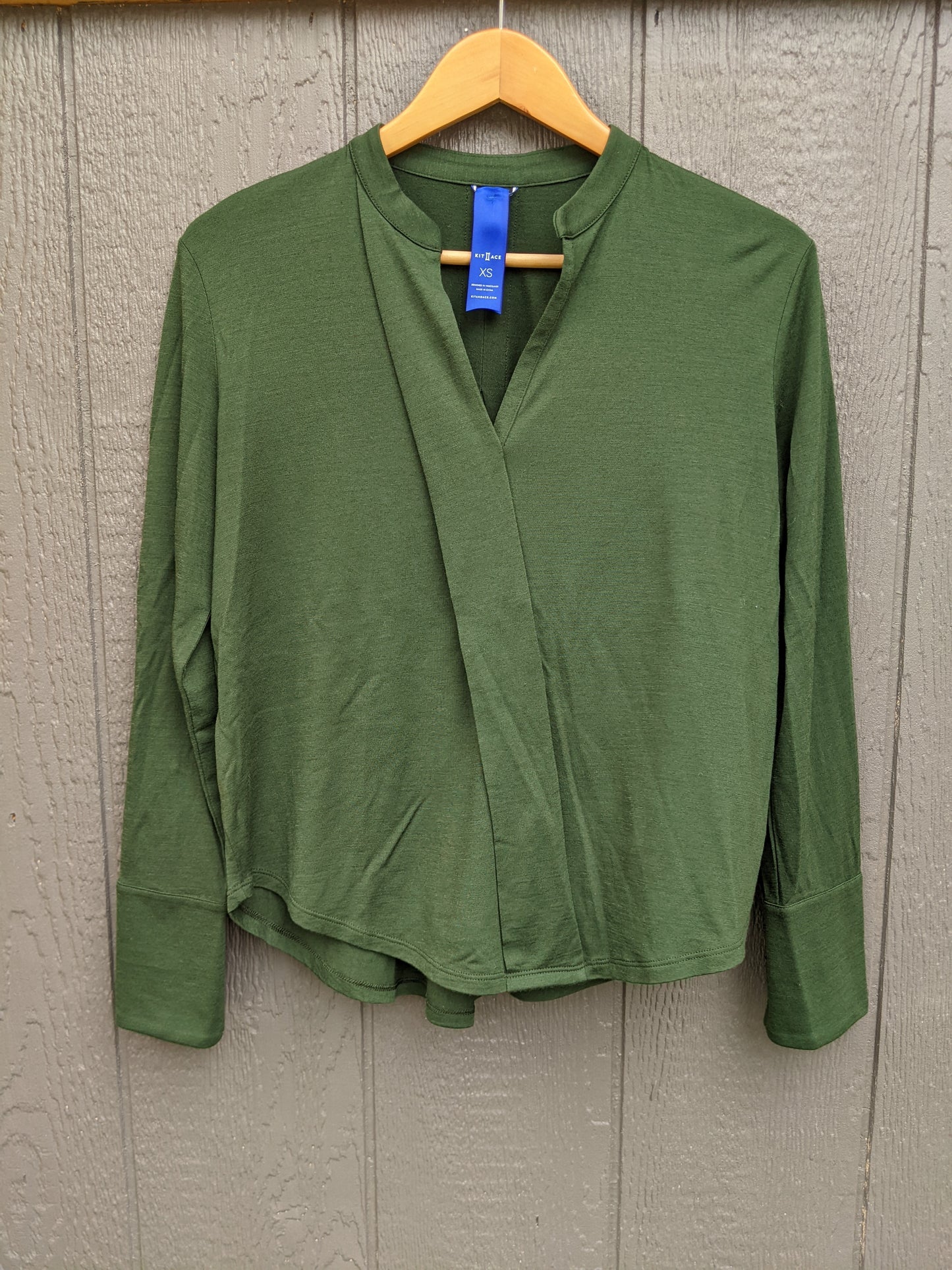Kit & Ace merino jersey top sz XS relaxed