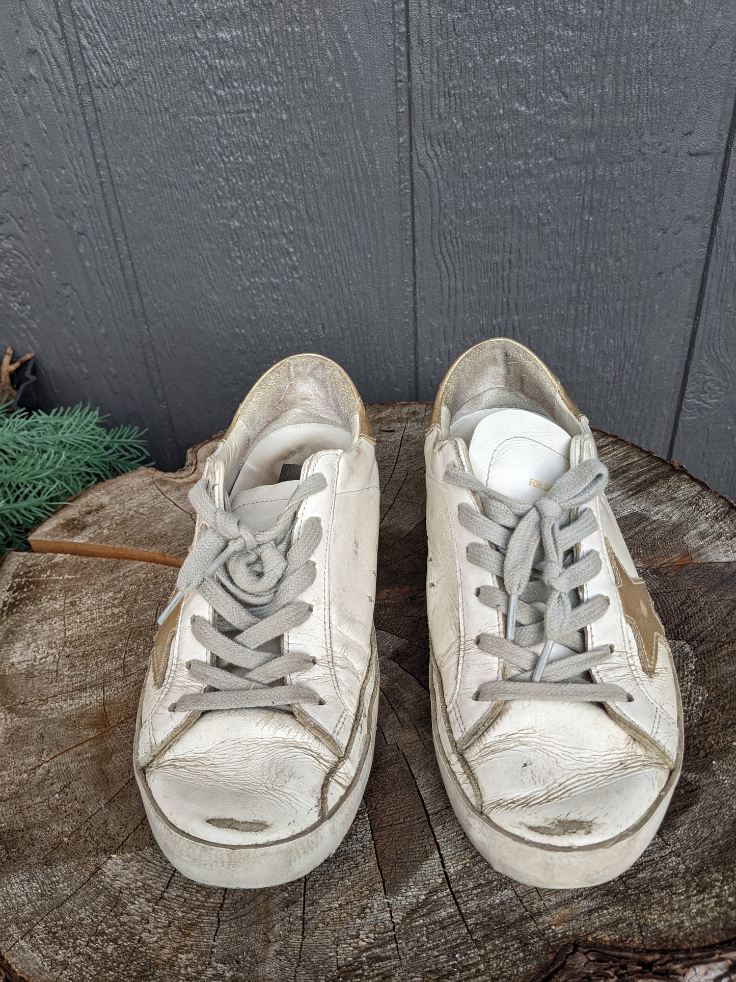 GOLDEN GOOSE Superstar white and gold sneakers sz 36.