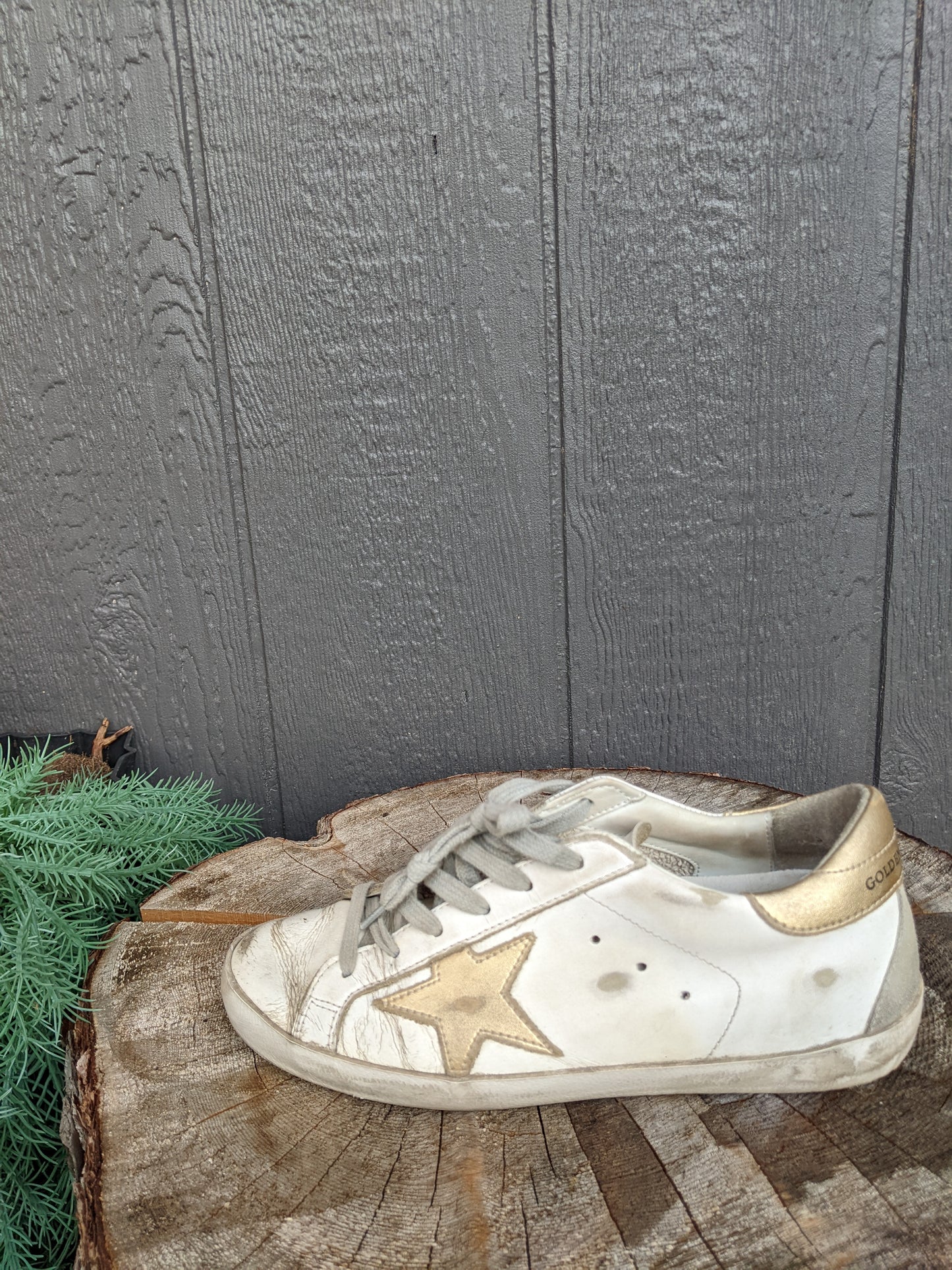 GOLDEN GOOSE Superstar white and gold sneakers sz 36.
