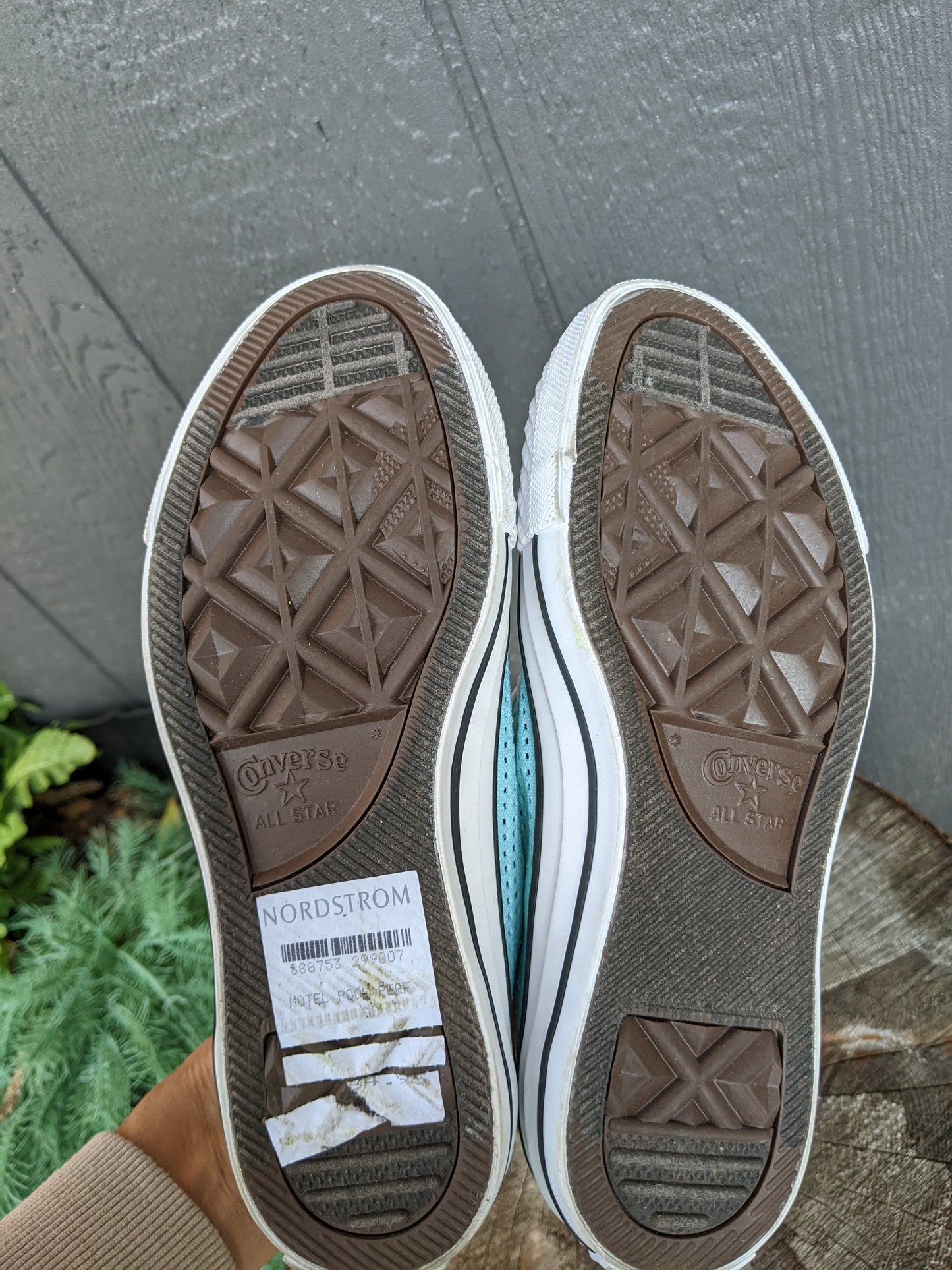 New!! Converse Chuck Taylor low top perforated sneakers sz 5.5