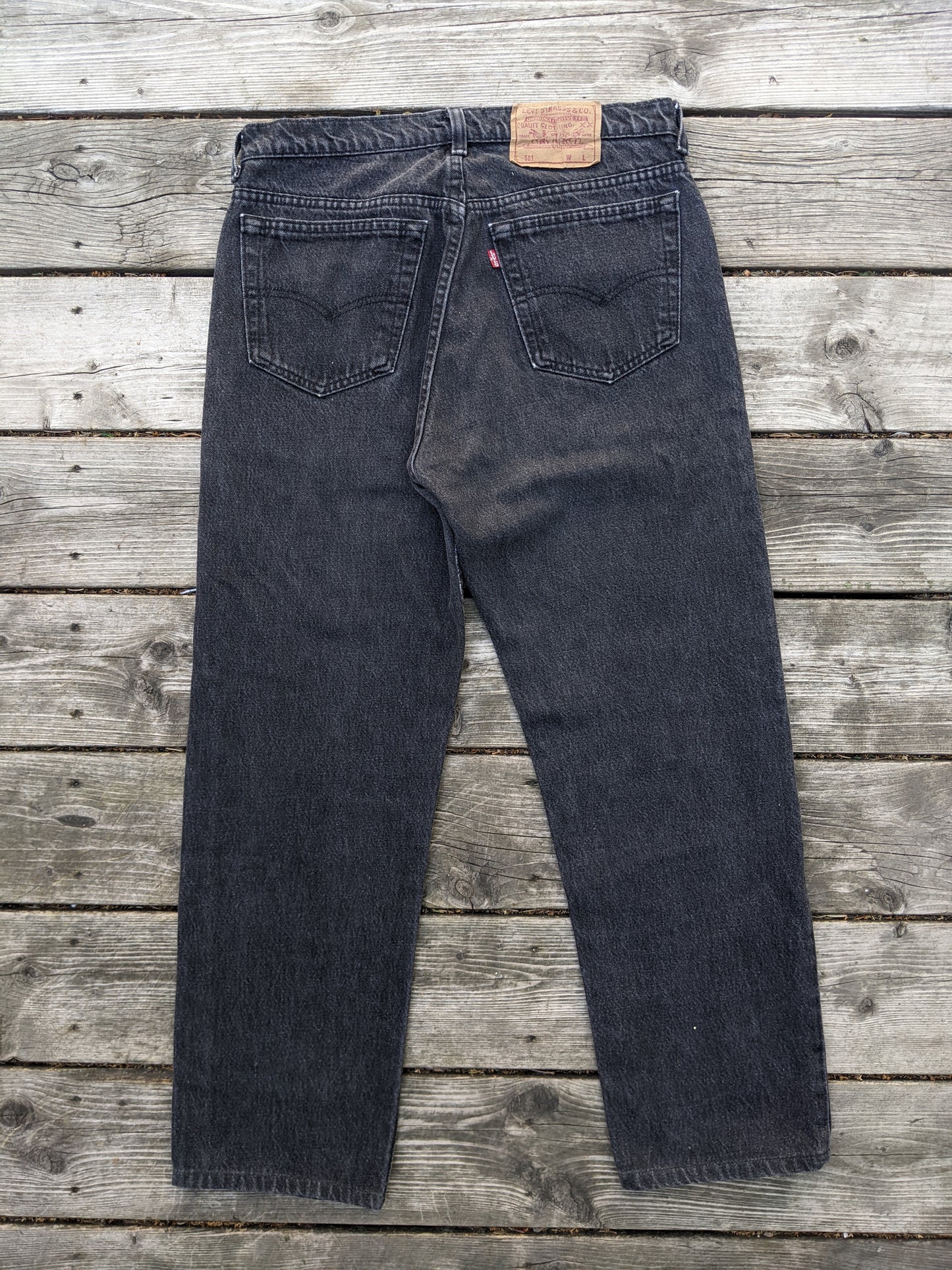 Vintage Levi's 501 jeans. Fit like 27.