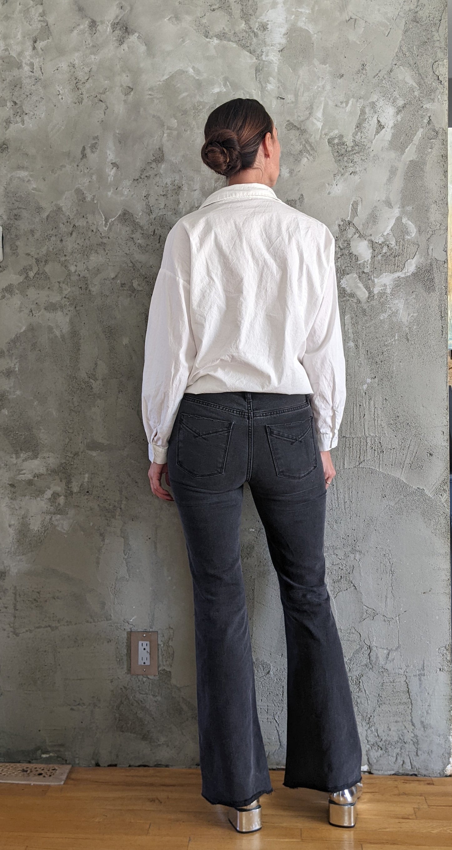 Unpublished "Janet Flare Jeans" sz 26.