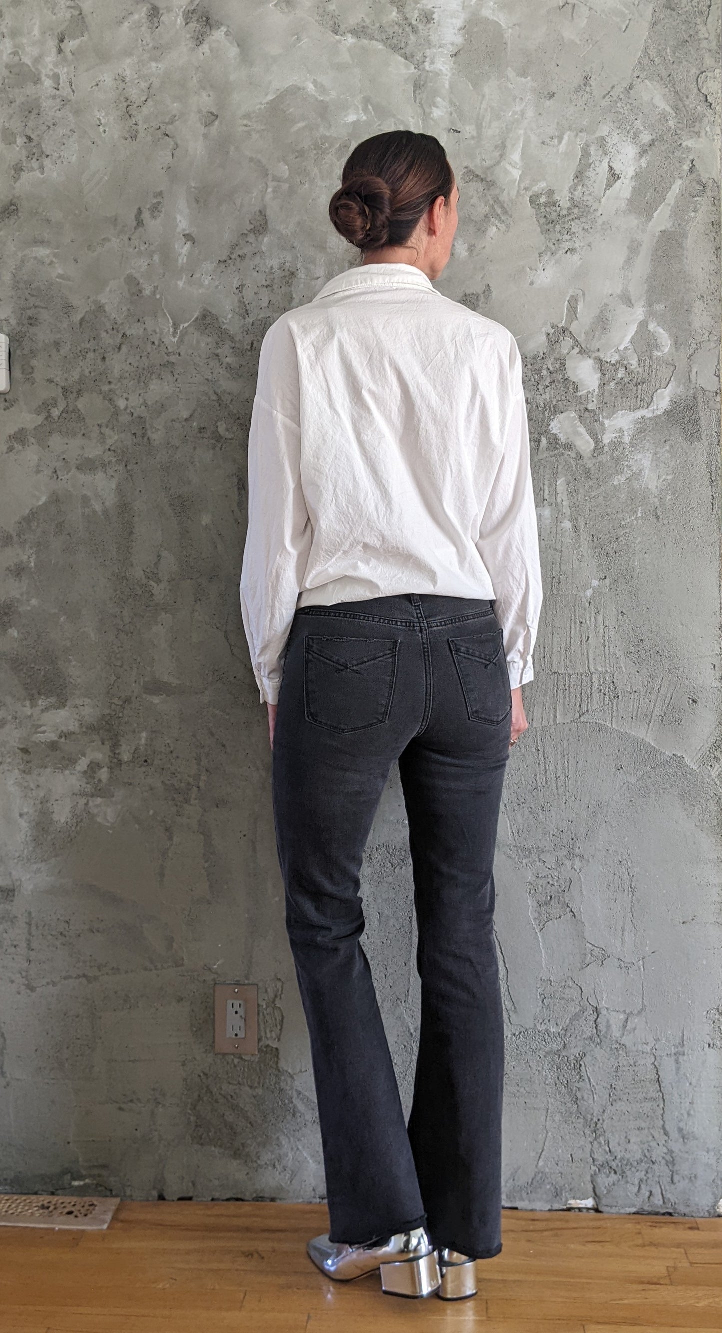 Unpublished "Janet Flare Jeans" sz 26.