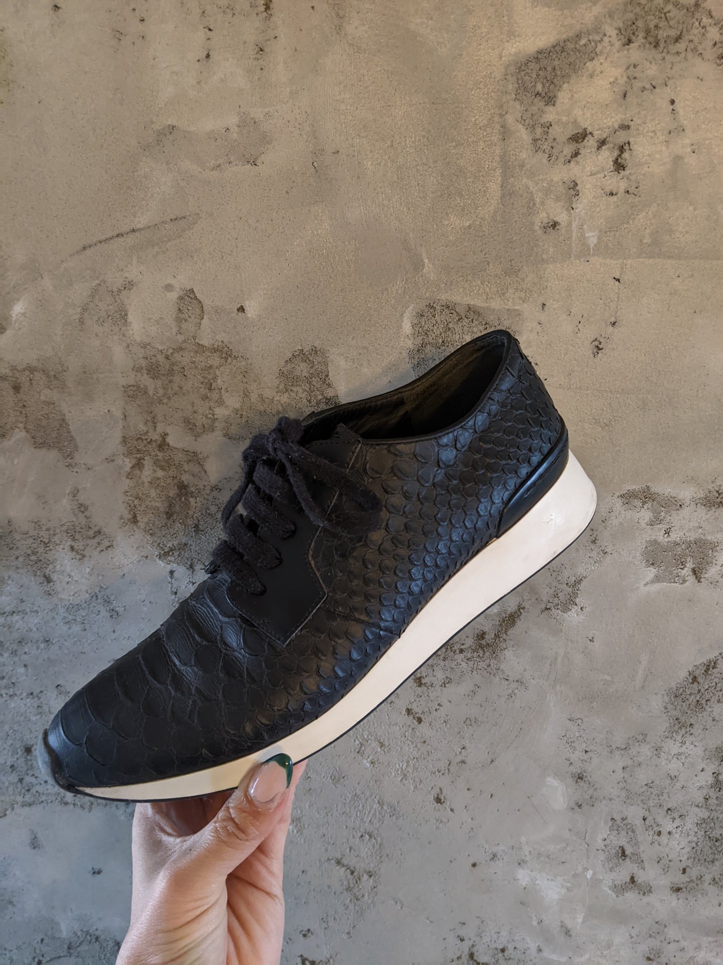 Vince Rayner Python Embossed Sneaker sz 9