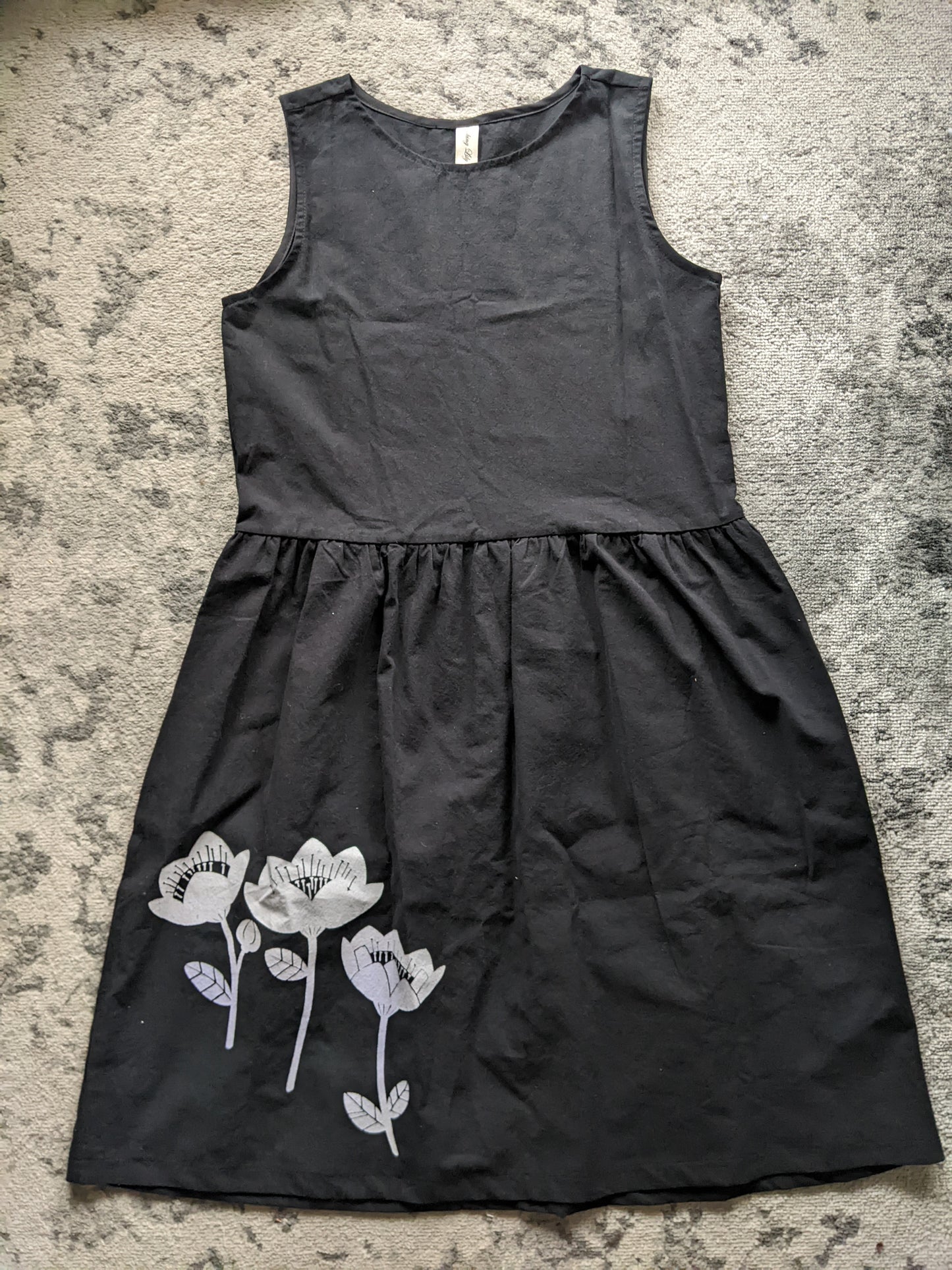 Smoking Lily (Canadian!) cotton dress with pockets sz S (relaxed)
