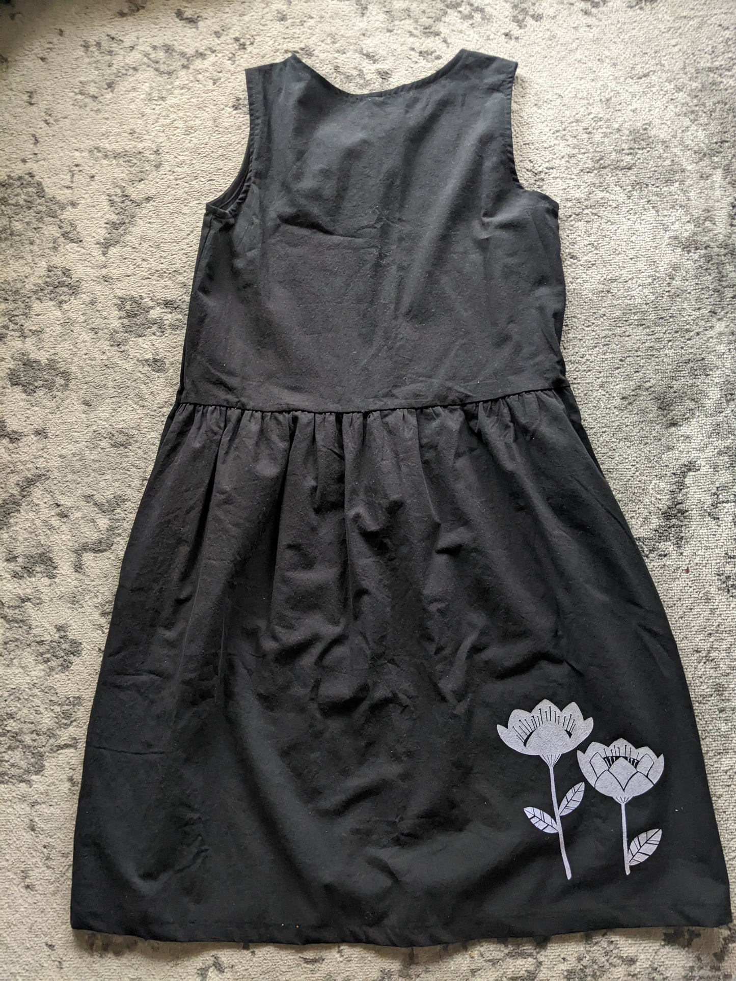 Smoking Lily (Canadian!) cotton dress with pockets sz S (relaxed)