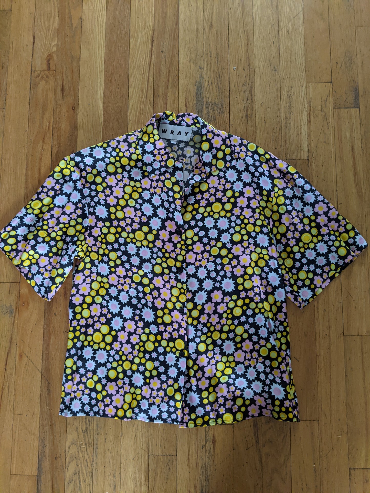 WRAY Bowen Shirt
Pop Rocks Floral sz XS (relaxed)