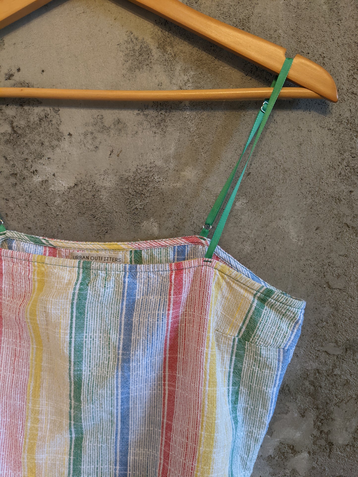 Urban Outfitters linen blend crop sz Lrg