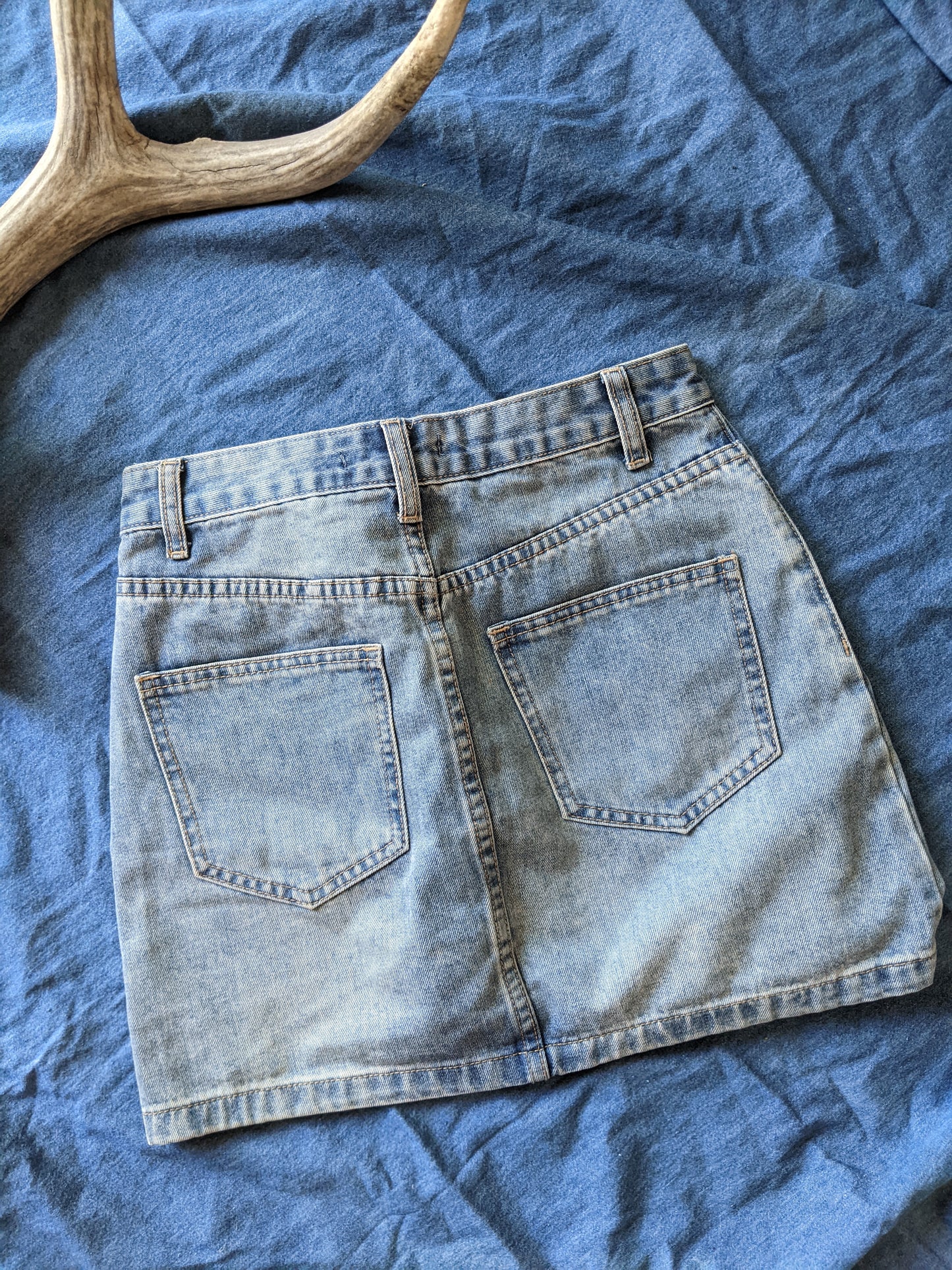 F21 embroidered denim skirt sz xs