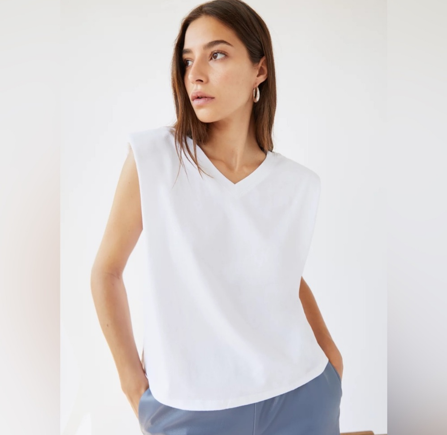BABATON shoulder pad tank. Fits S/M