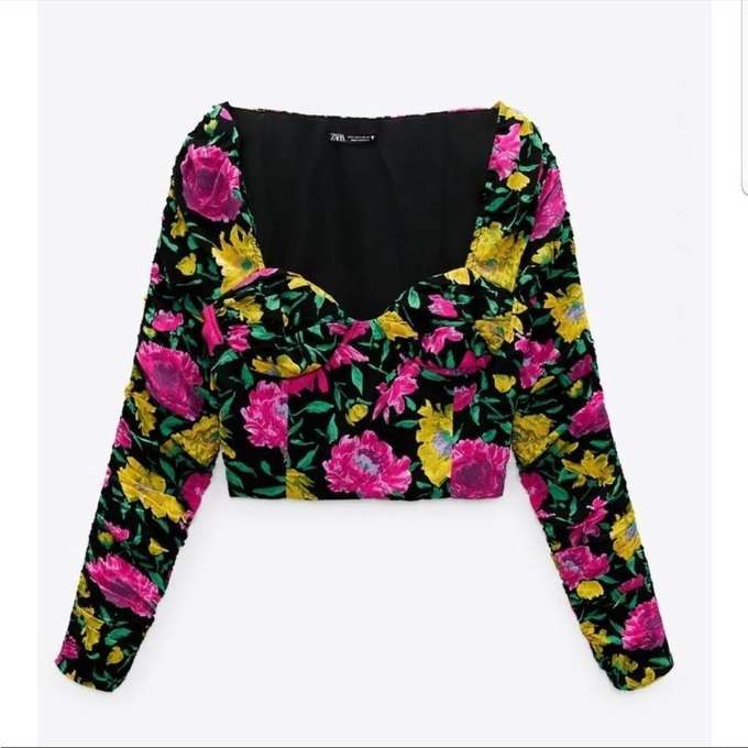 New!! Zara sweetheart neckline floral top sz XS.