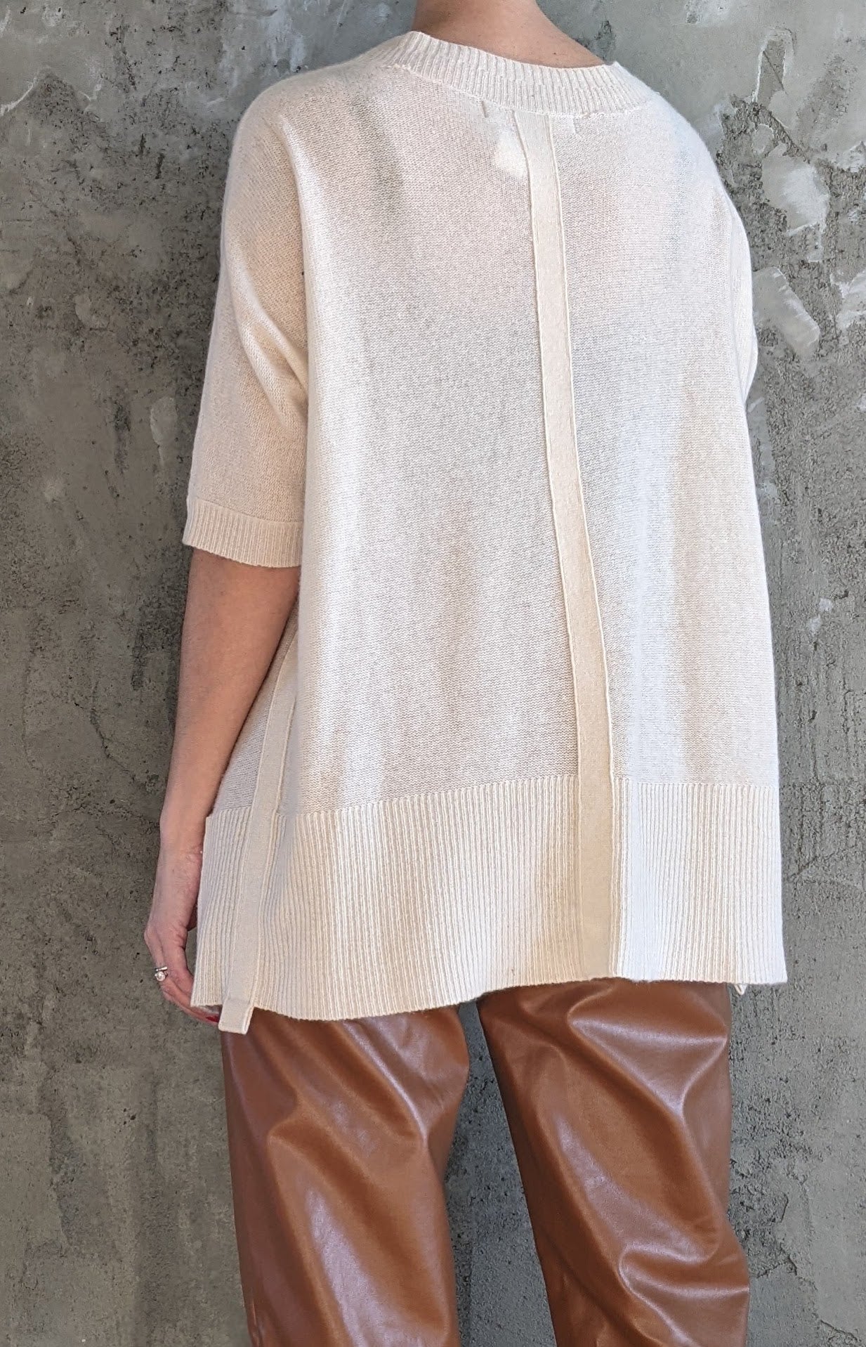 Sophia Milano 100% cashmere cardigan size Lrg.