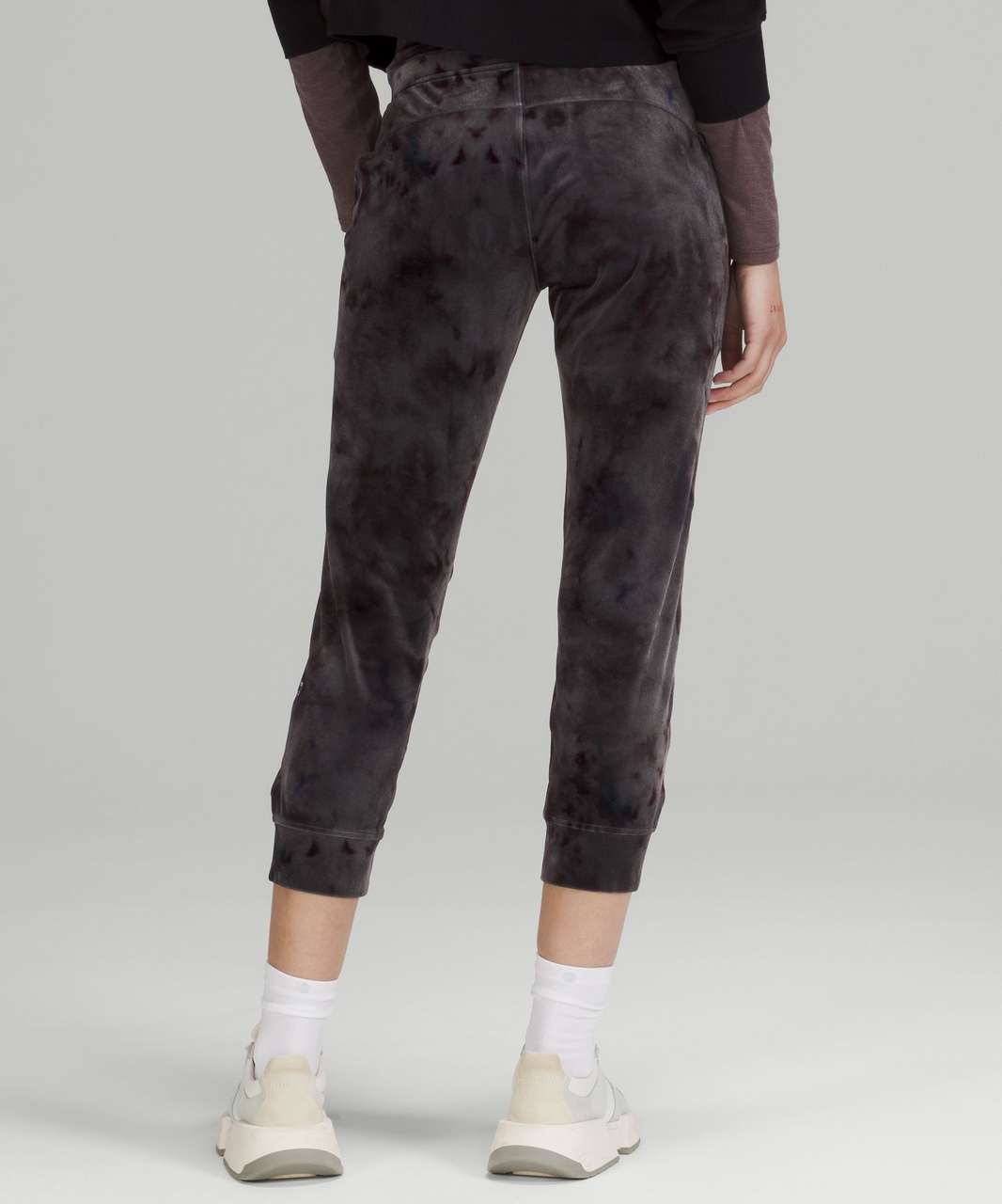 Lululemon Ready to Crush High-Rise Jogger Crop
Interstellar Dark Grey Multi sz 4.