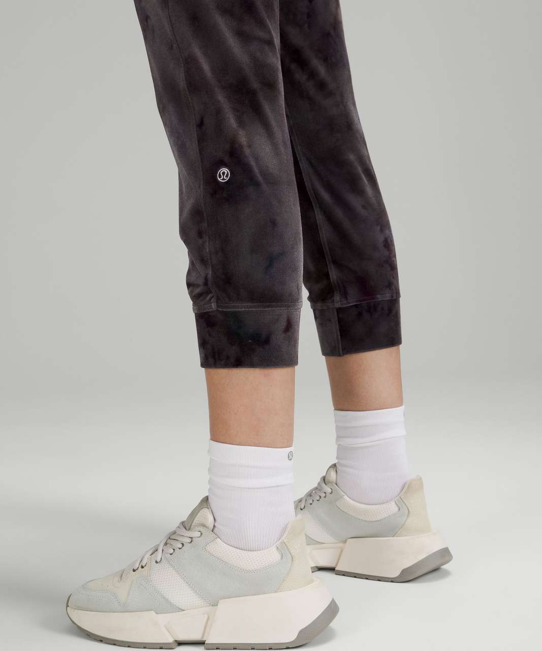 Lululemon Ready to Crush High-Rise Jogger Crop
Interstellar Dark Grey Multi sz 4.