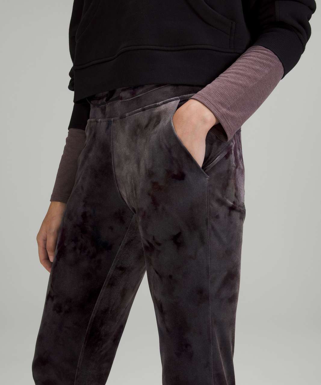 Lululemon Ready to Crush High-Rise Jogger Crop
Interstellar Dark Grey Multi sz 4.