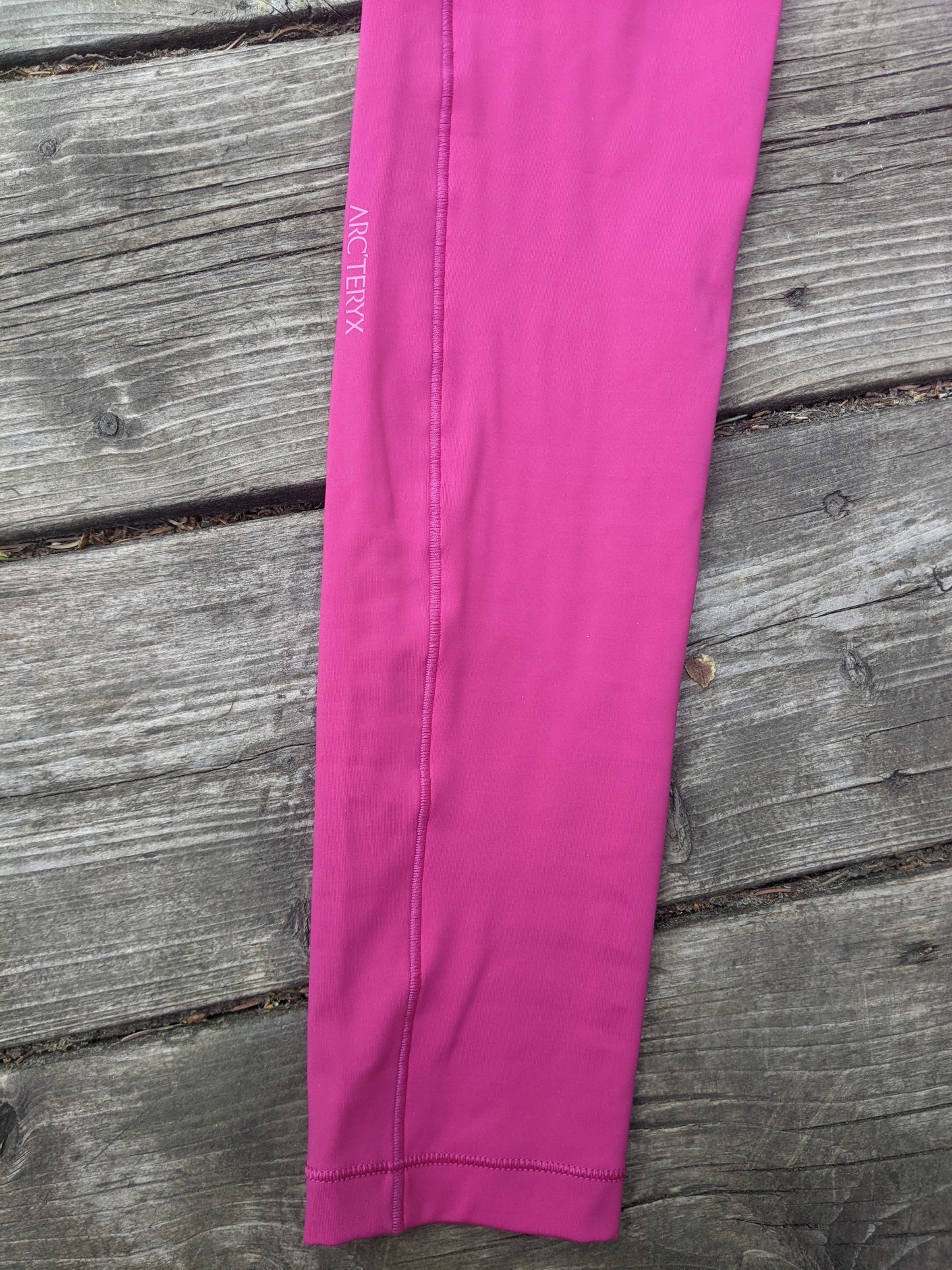 Arc'teryx Essent High Rise Legging. Fits sz 4