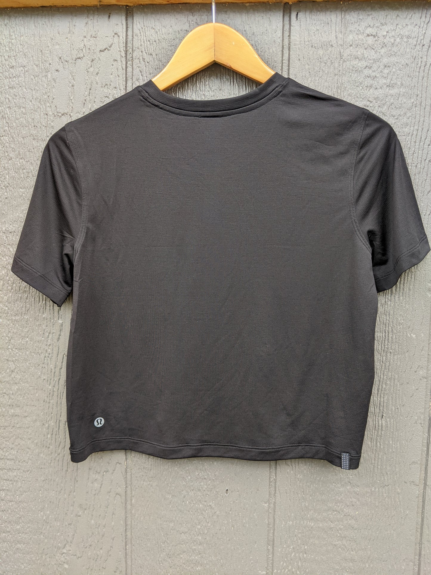 NWOT! Lululemon crop lightweight tee sz 6