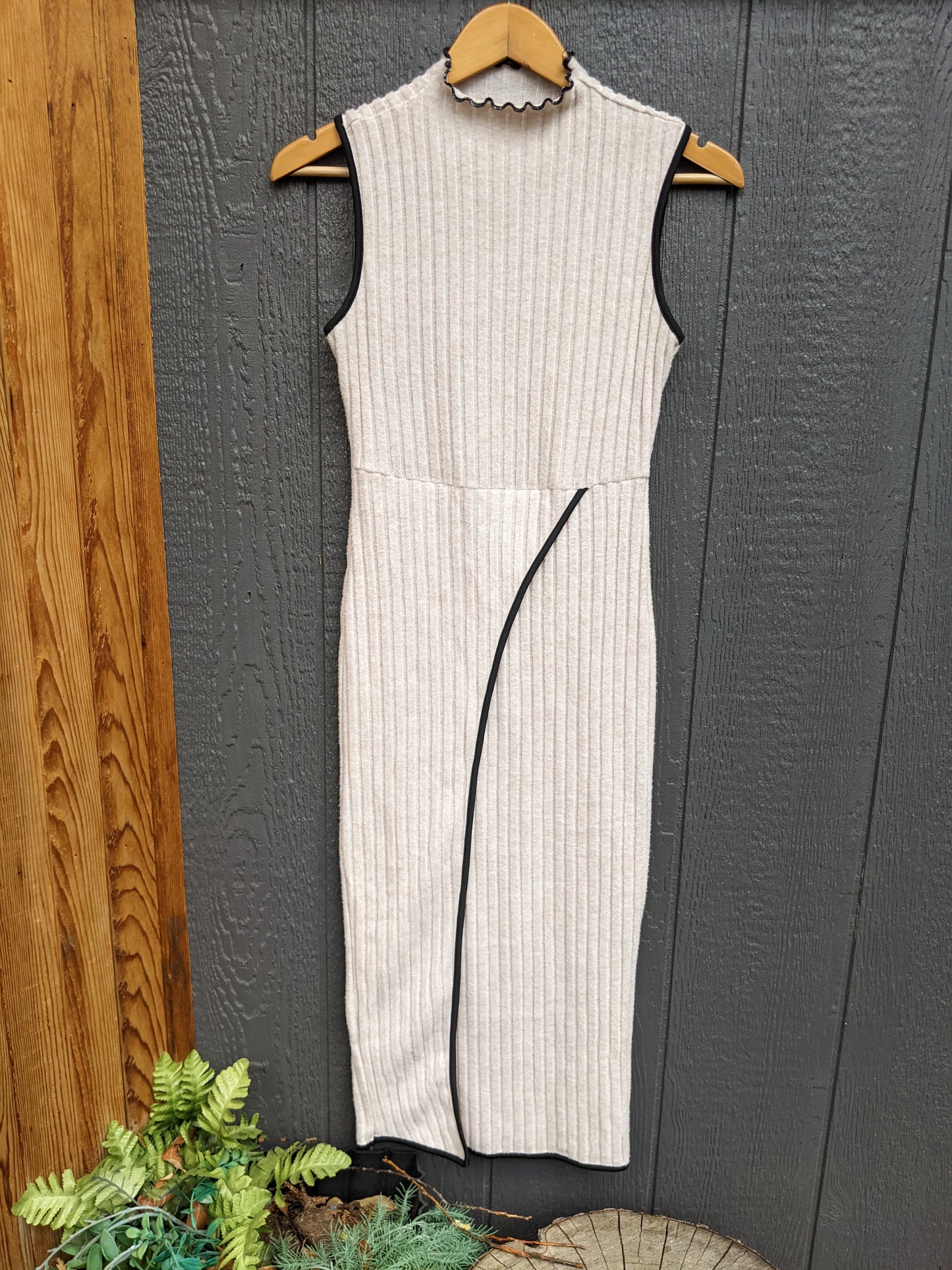 No tags soft ribbed stretch midi dress. Fits S/M