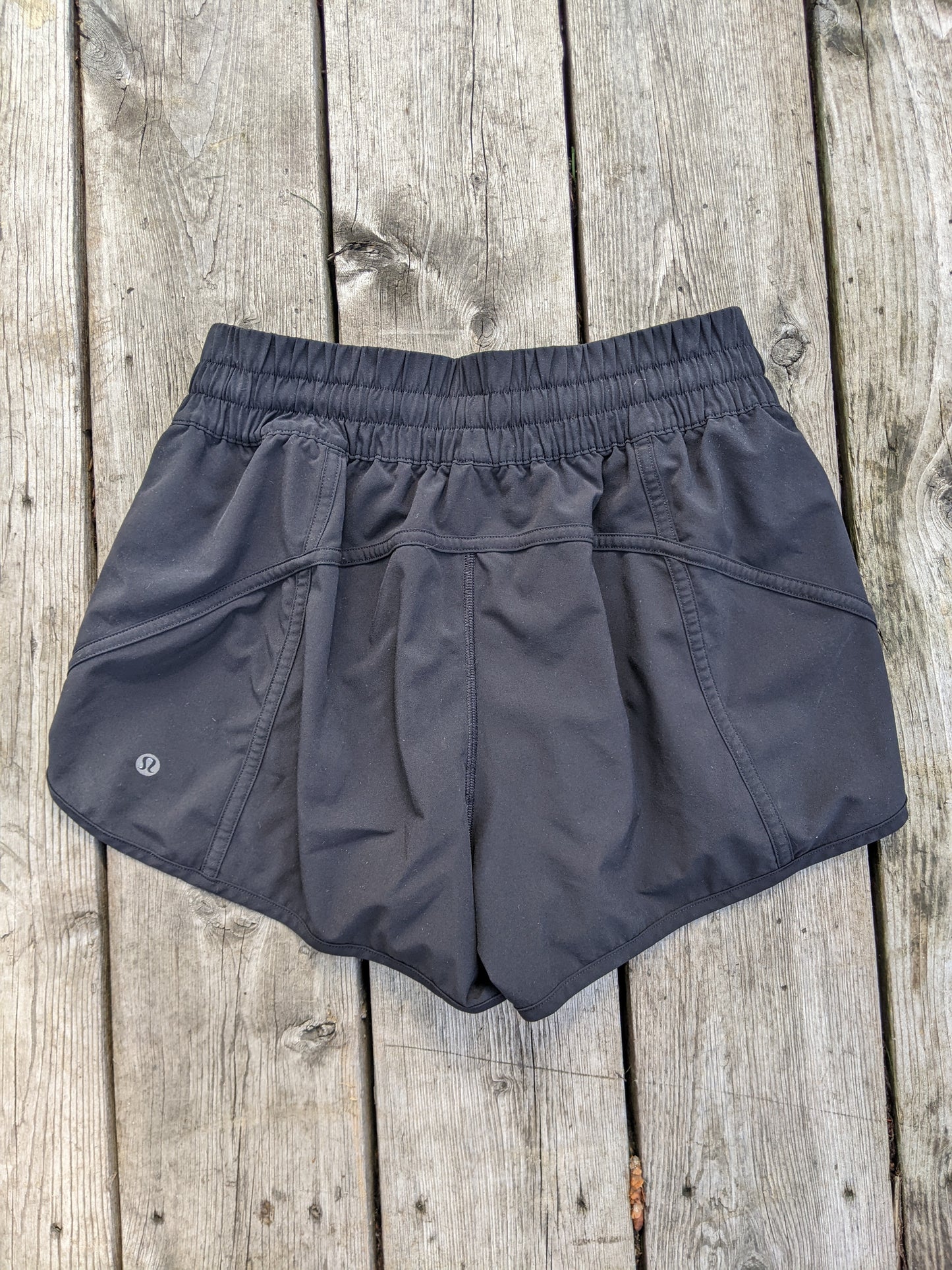 Lululemon Tracker Short V *4"
Black sz 8