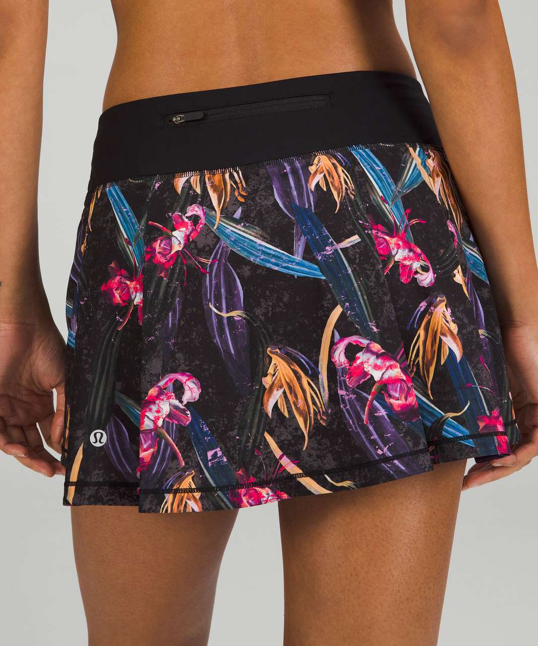 Lululemon Pace Rival Mid-Rise Skirt
Veiled Floral Black Multi sz 4