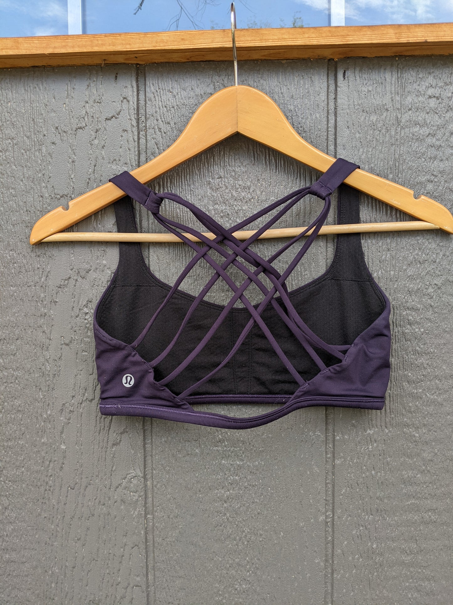 Lululemon Free to Be Strappy bra sz 6