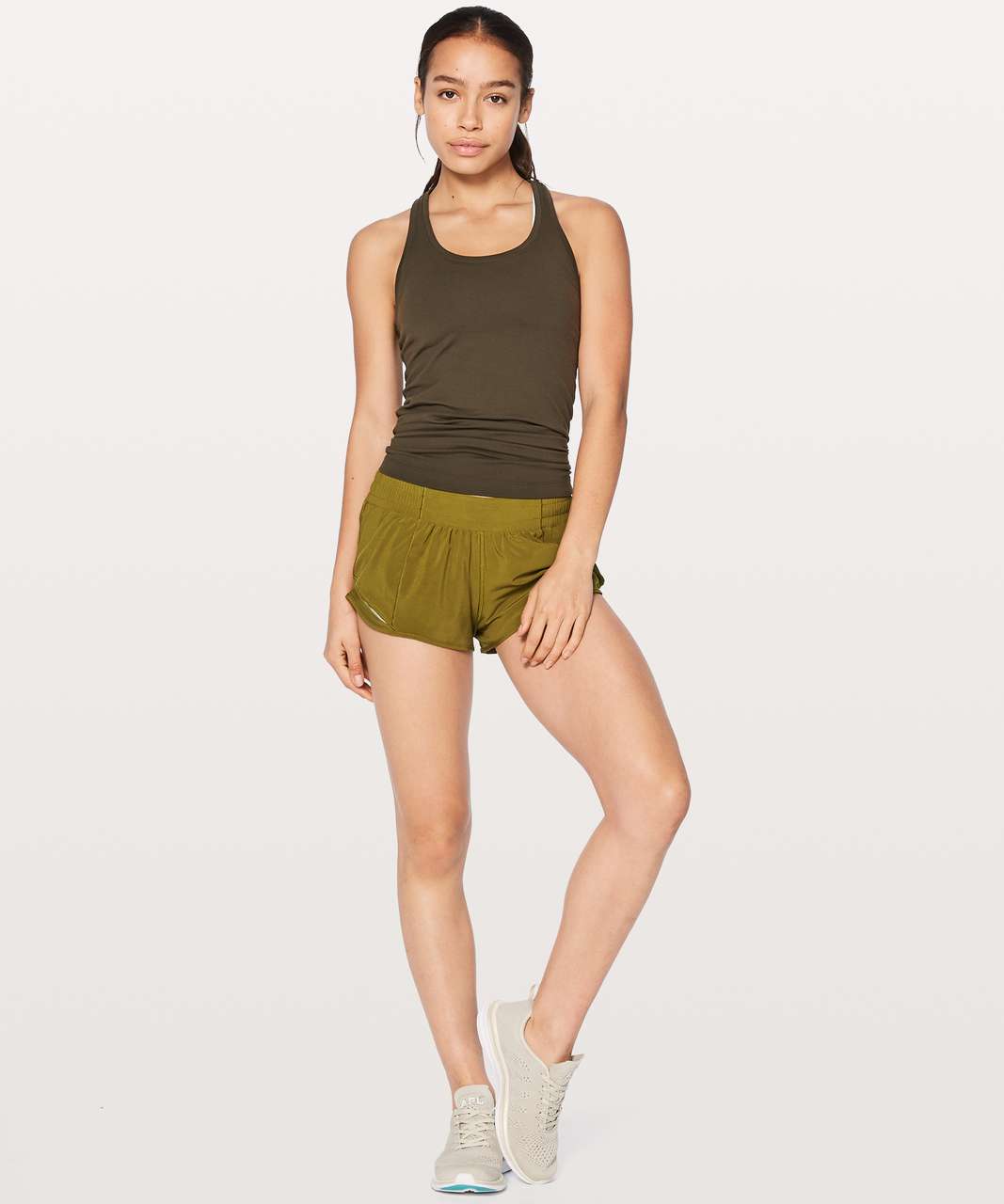 Lululemon Hotty Hot Short II (2.5")
Meadow sz 6