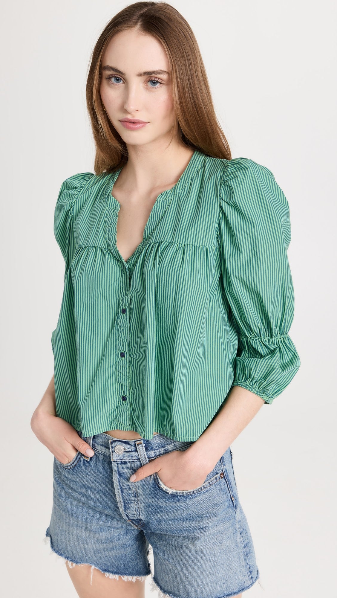 Nation LTD
"Geneva Romantic Crop Blouse" sz XS