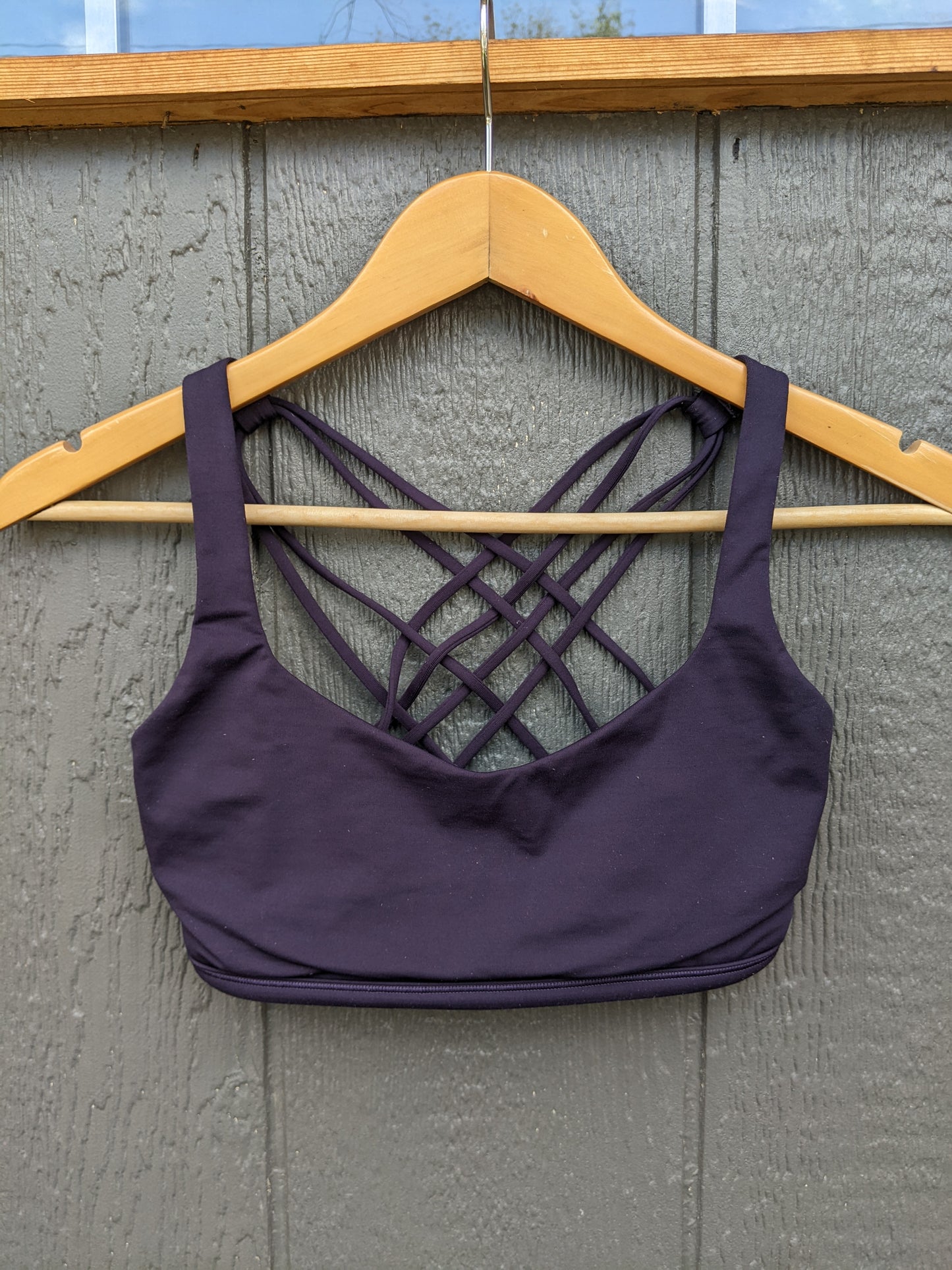 Lululemon Free to Be Strappy bra sz 6
