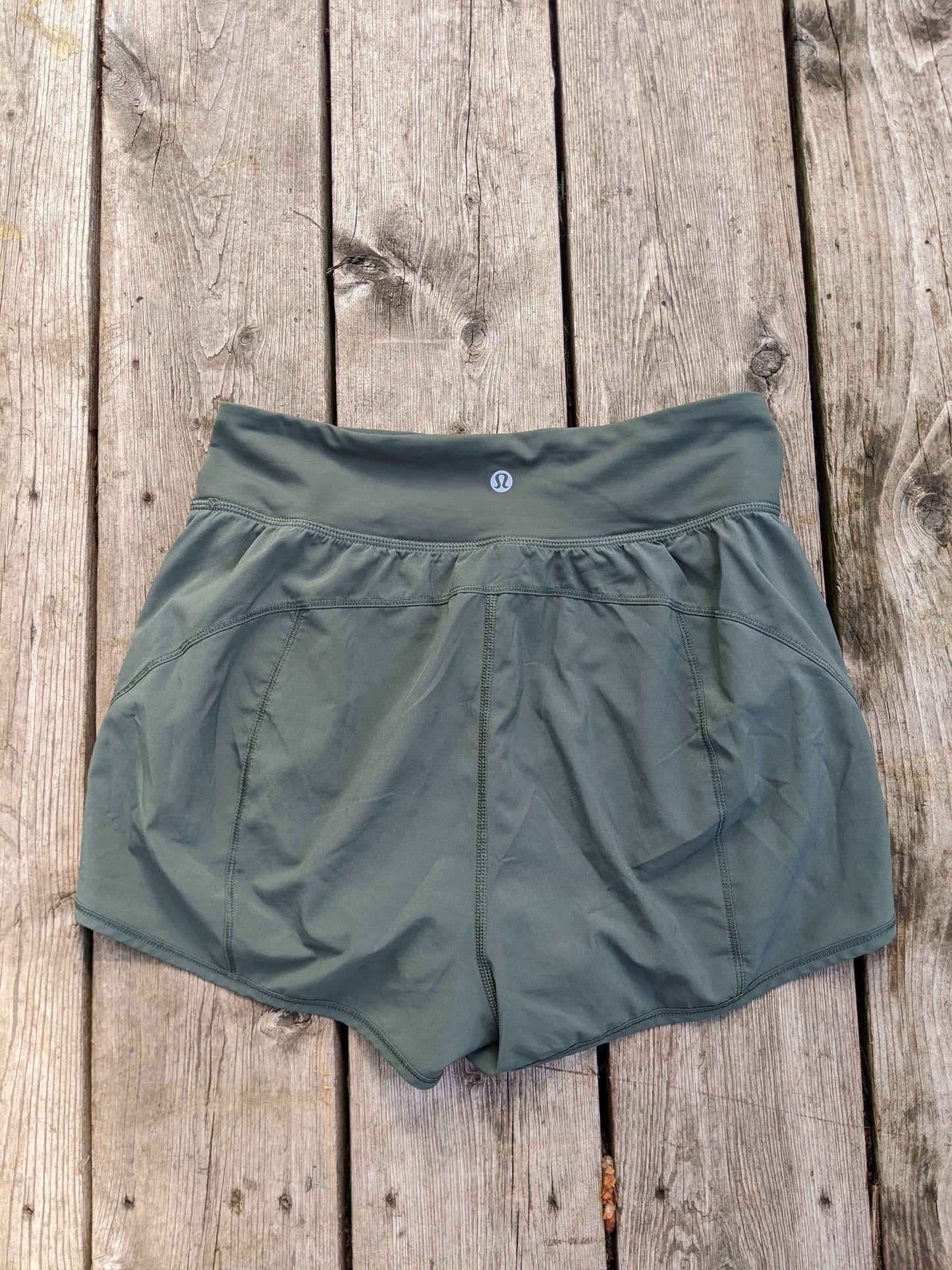 Lululemon Lean In Short (2")
Dark Forest sz 6