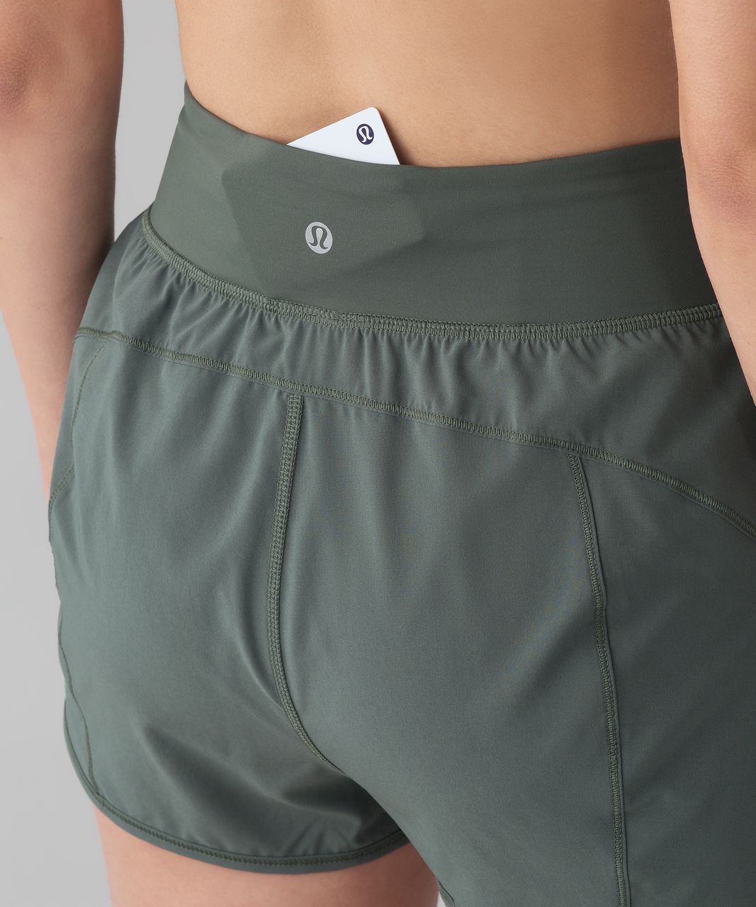 Lululemon Lean In Short (2")
Dark Forest sz 6