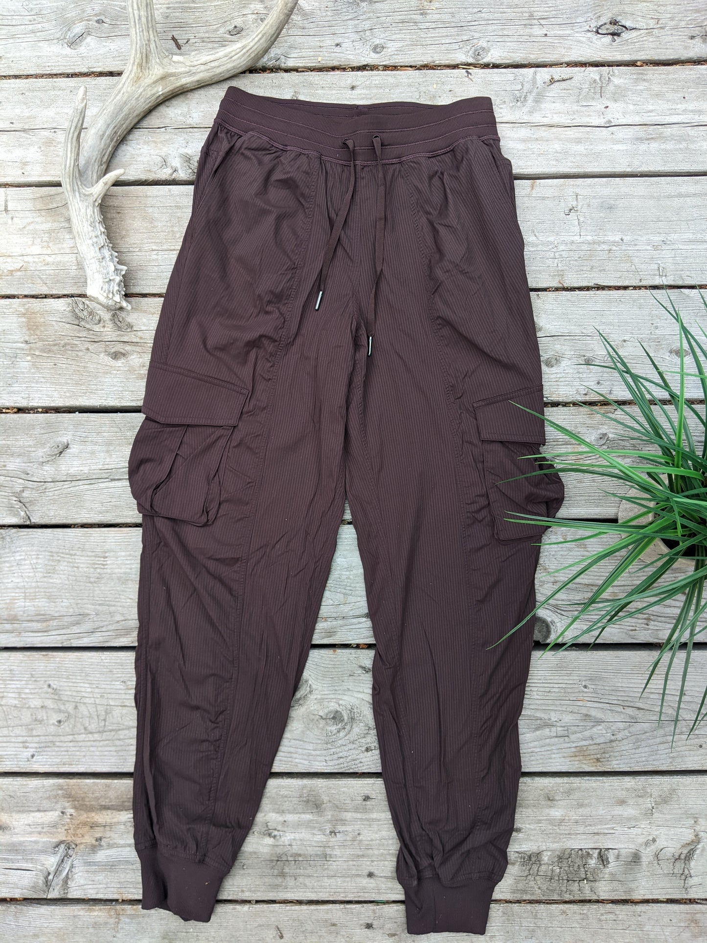 Lululemon Dance Studio Relaxed-Fit Mid-Rise Cargo Jogger sz XS