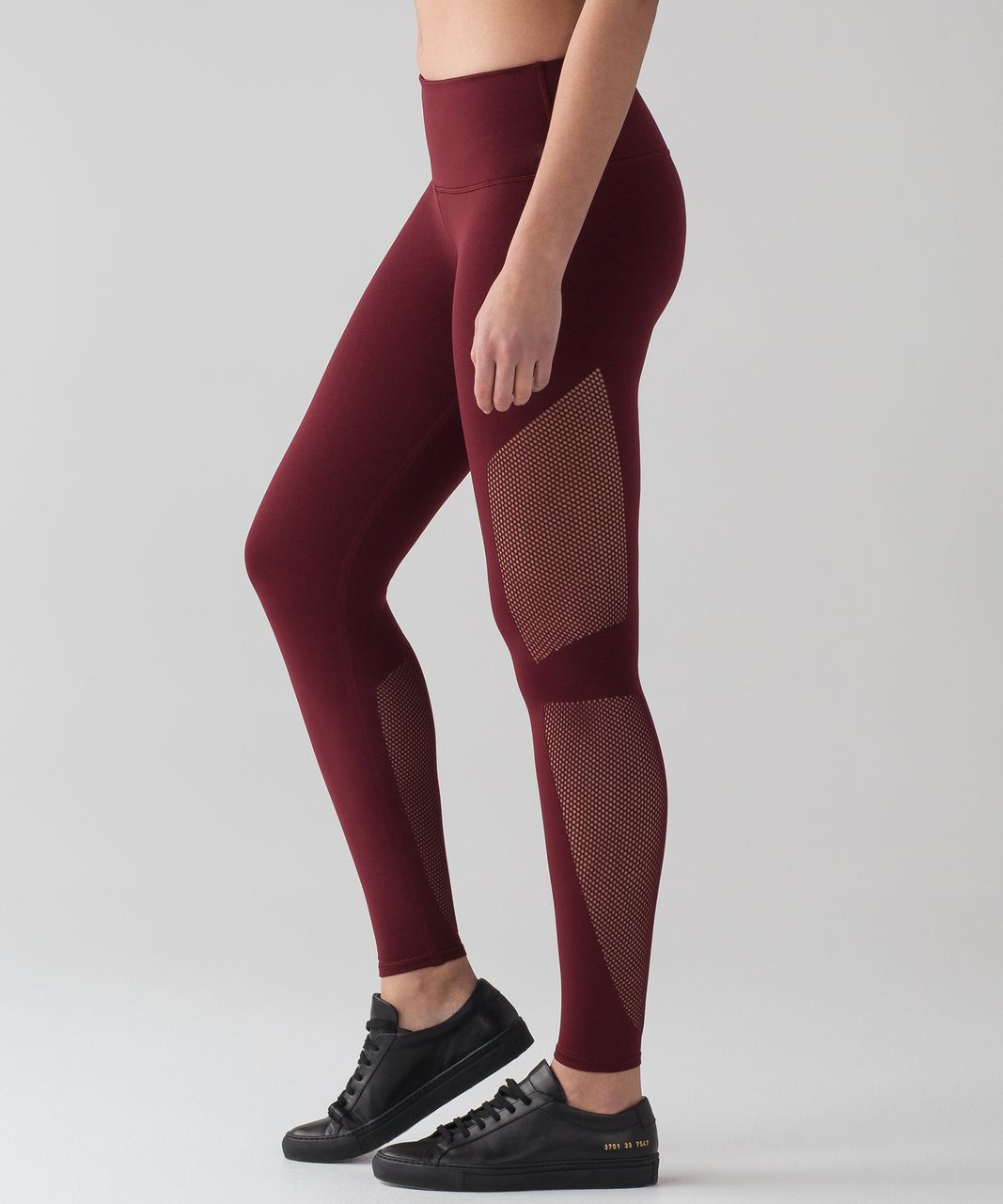 Lululemon Reveal 7/8 Tight
Deep Rouge sz S