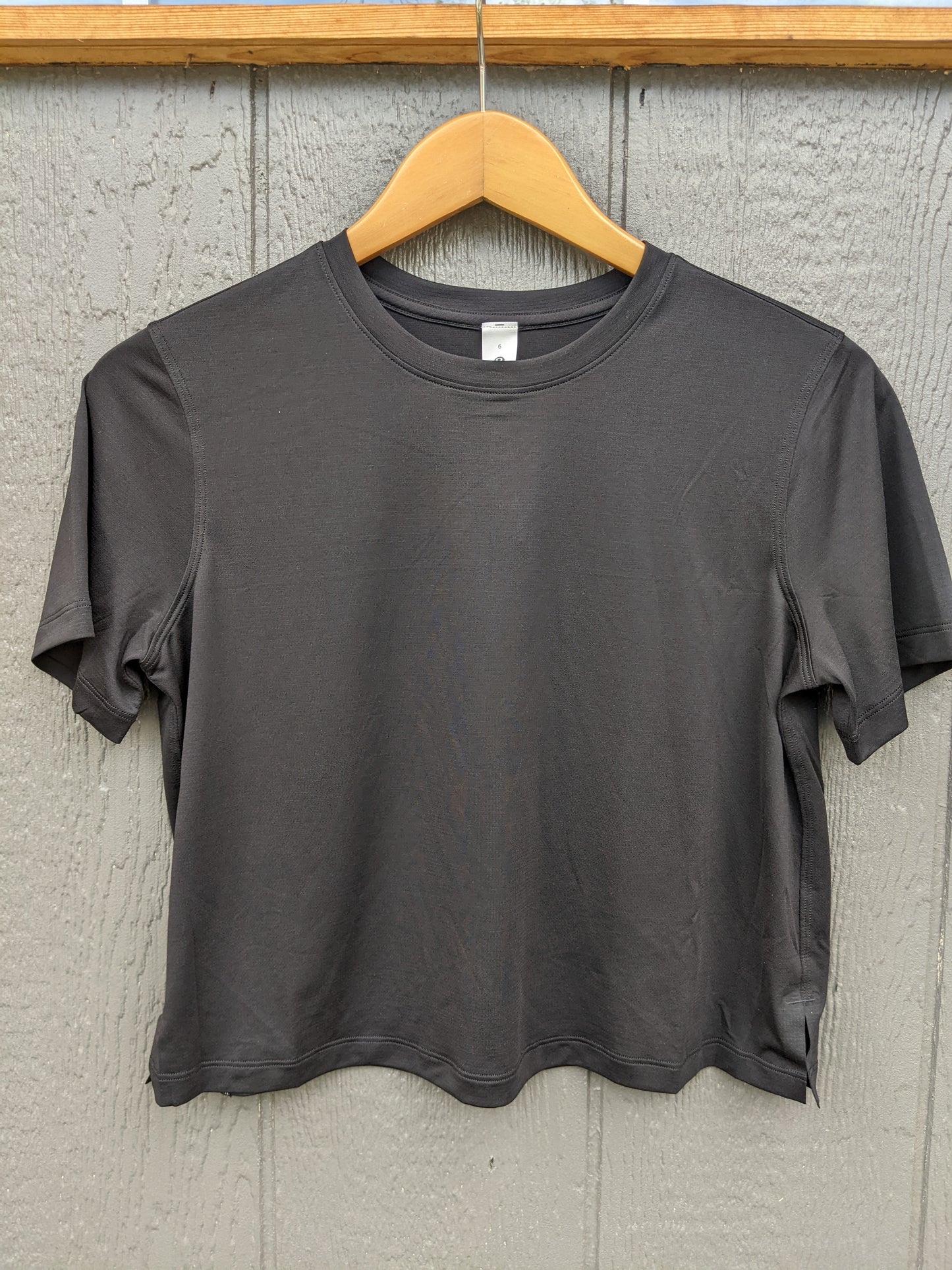 NWOT! Lululemon crop lightweight tee sz 6