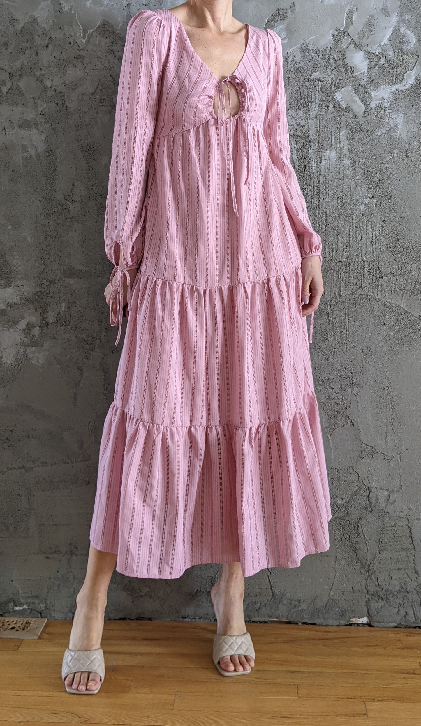 NWT!! CHARLES HENRY Tiered Long Sleeve Midi Dress sz XS.