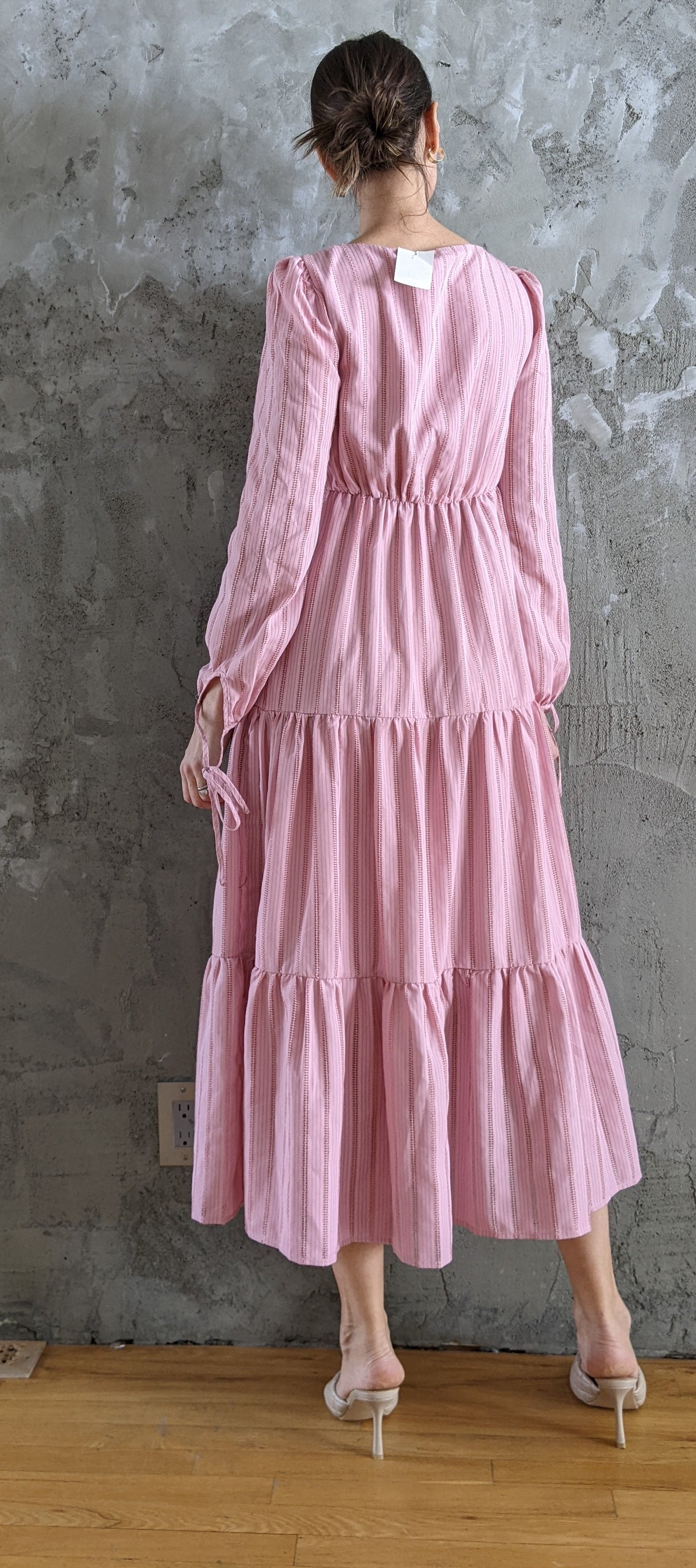 NWT!! CHARLES HENRY Tiered Long Sleeve Midi Dress sz XS.